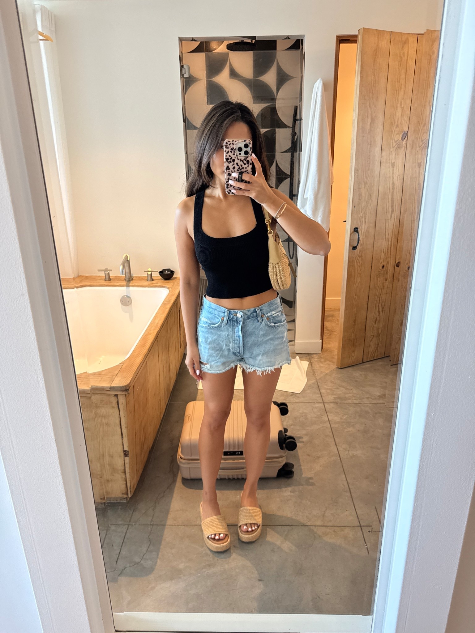 Casual outfit!! And my fav denim shorts 

Sizing:
Top - old
Denim shorts - tts, 25
Platform raffia sandals - tts

#LTKootd #LTKPetite