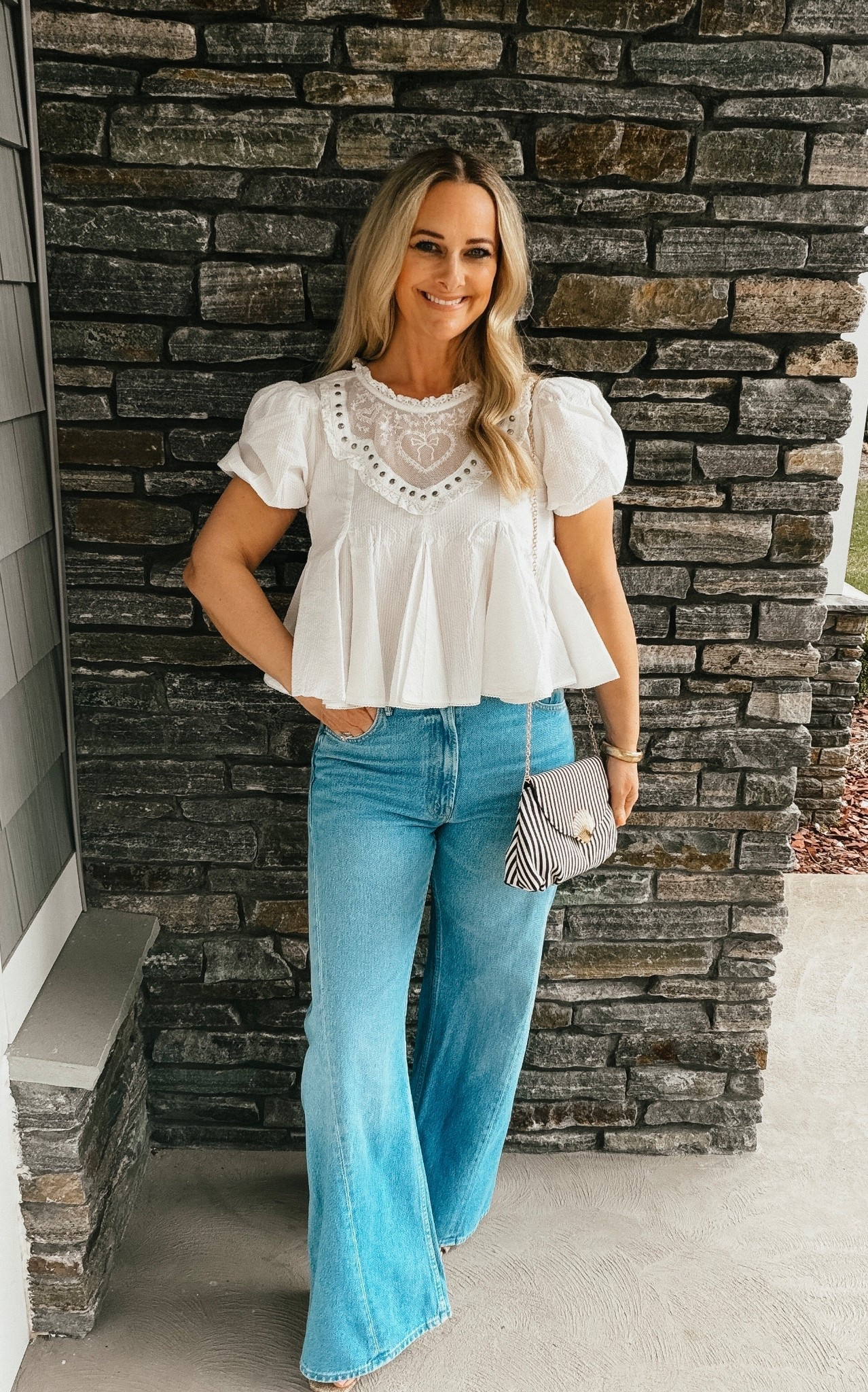 I'm obsessed with these jeans! The top has medium sizes left. My purse is sold out, but I will definitely let you know if it comes back in stock. ￼