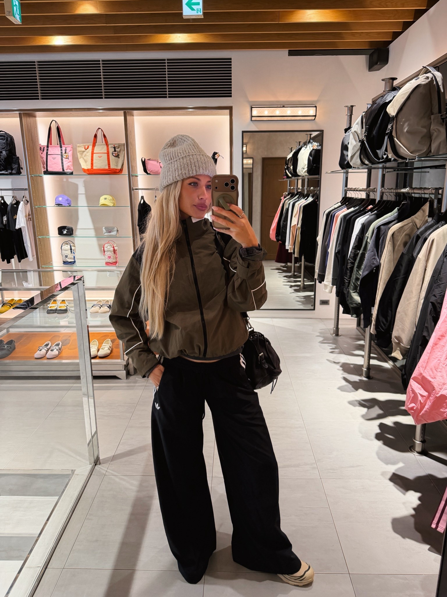 The jacket is the brand Lioness -size small
The beanie is H&M 
Wearing a XS in the pants. They run big!


#LTKootd