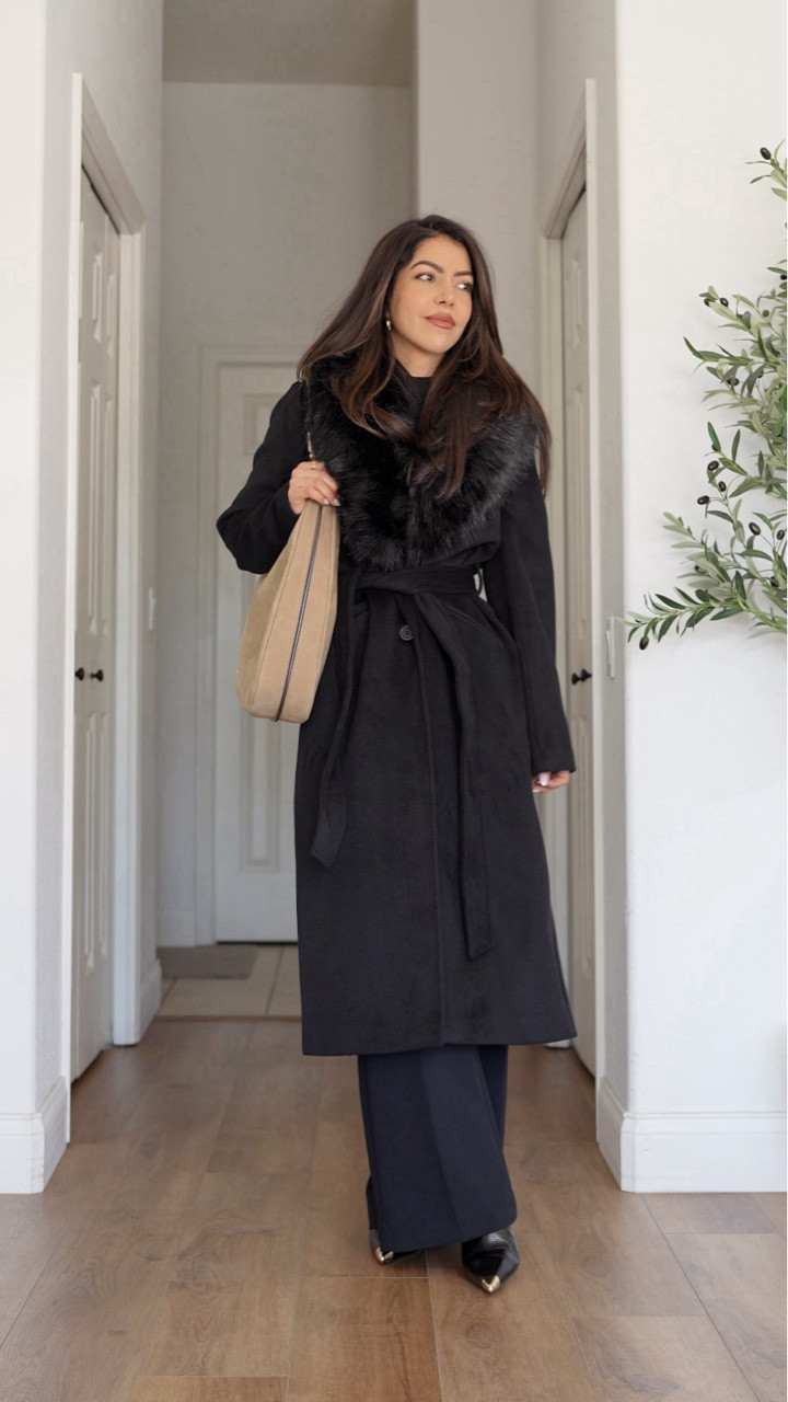 Michael Kors winter styling 🤍 ✨
Wearing the faux-fur wrap coat, the Notila bag, and their classic booties.
They’re oﬀering 25% oﬀ eligible items right now

#michaelkors #MKpartner  @michaelkors 

#LTKSaleAlert