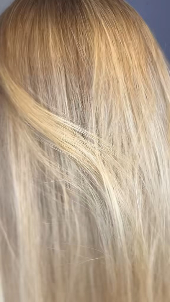 Using the @Pantene Abundant & Strong Serum on day 2 hair and it still feels SO soft
literally skincare for your scalp...
lightweight, no grease, just healthy hair vibes
#haircare #hairtok #pantenepartner #day2hair #healthyhair

#LTKBeauty