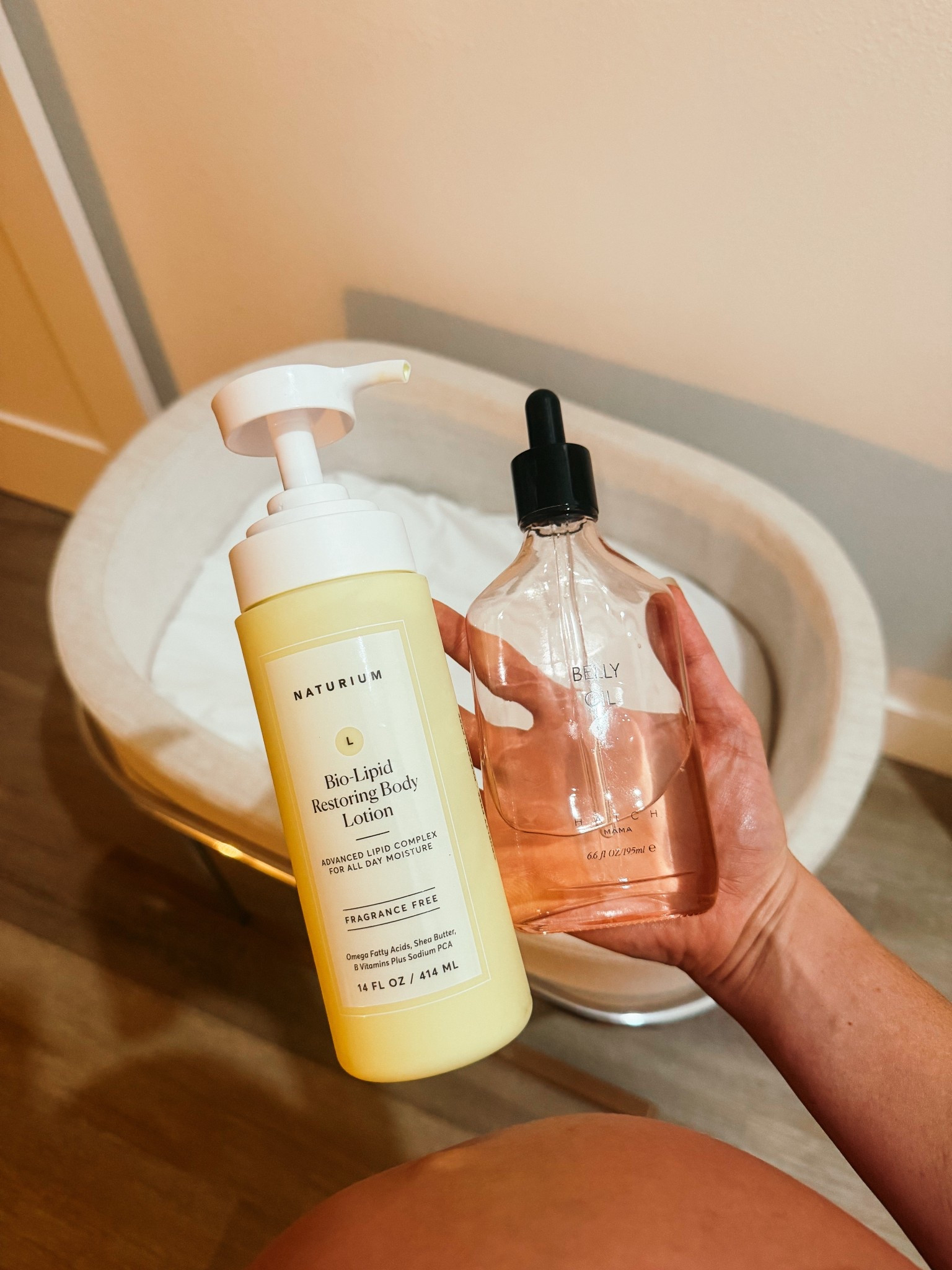 Products I’ve been religiously using to help with pregnancy stretch marks!