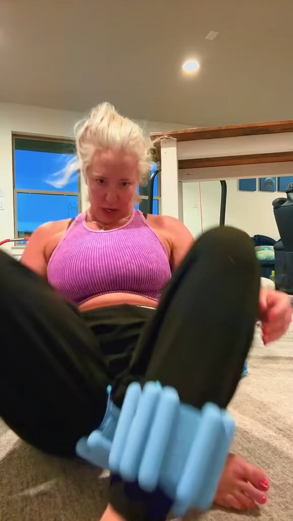 These are adjustable ankle and wrist weights that do not hurt your ankles!! It’s so hard to find ankle weights that don’t hurt, but these are perfect!￼

#LTKActive #LTKfitnessgoals #LTKgrwm