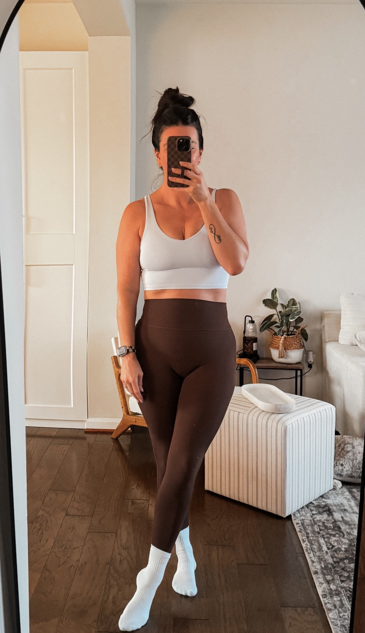 Pilates OOTD

Bra top- Aerie 
Medium 

Leggings- Abercrombie 
Medium 

Sports mom 
Active wear 
Gym wear 
Pilates 


#LTKMidsize #LTKActive #LTKmomlife