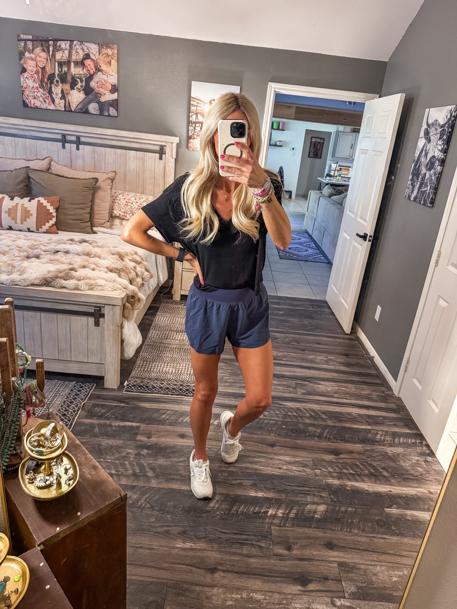Mondays OOTD 

#LTKootd #LTKmomlife