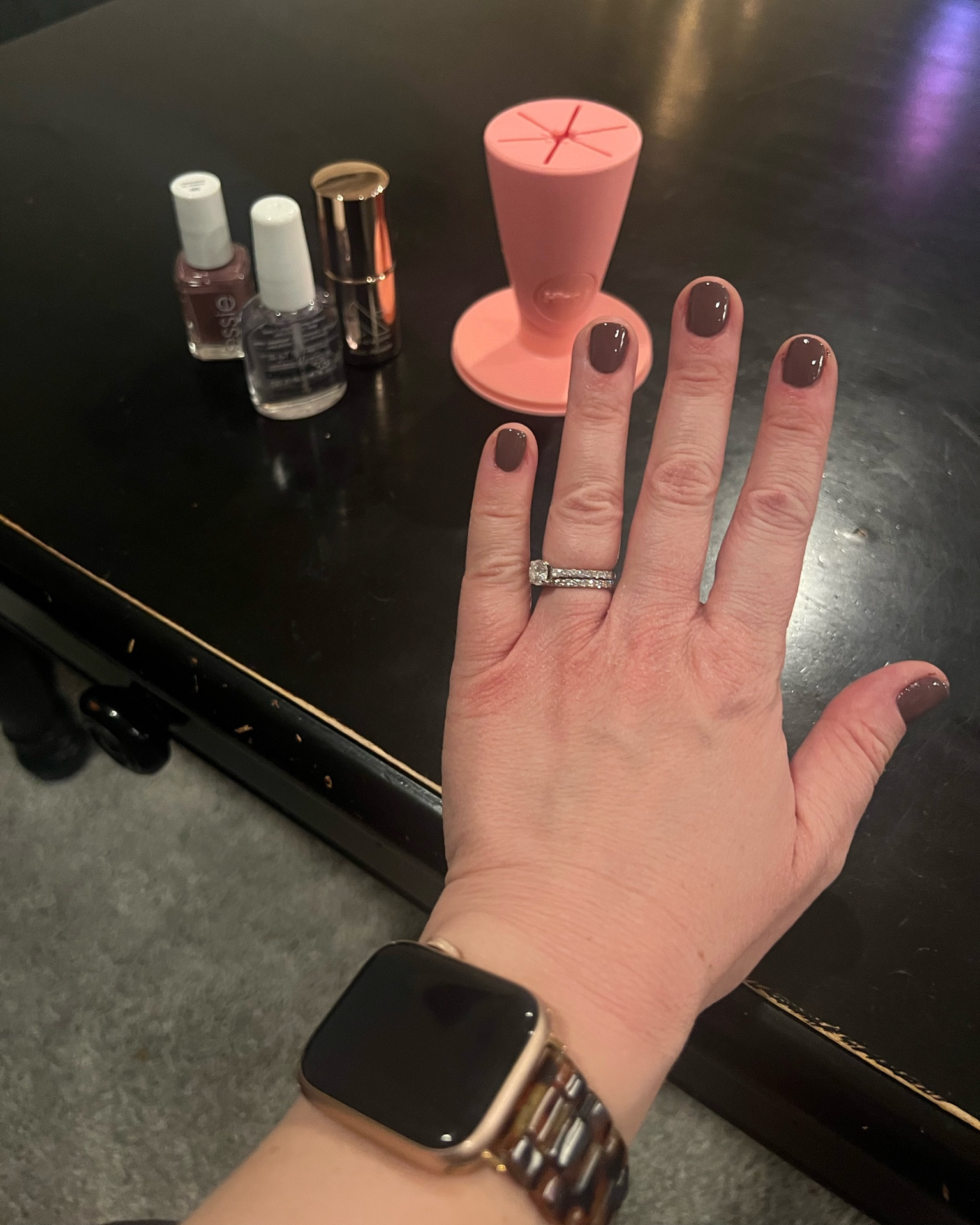 Is this the most perfect nail color? 💅🏻 

Also, I cannot do my nails without these base and top coats 🙌🏻

#LTKbeauty