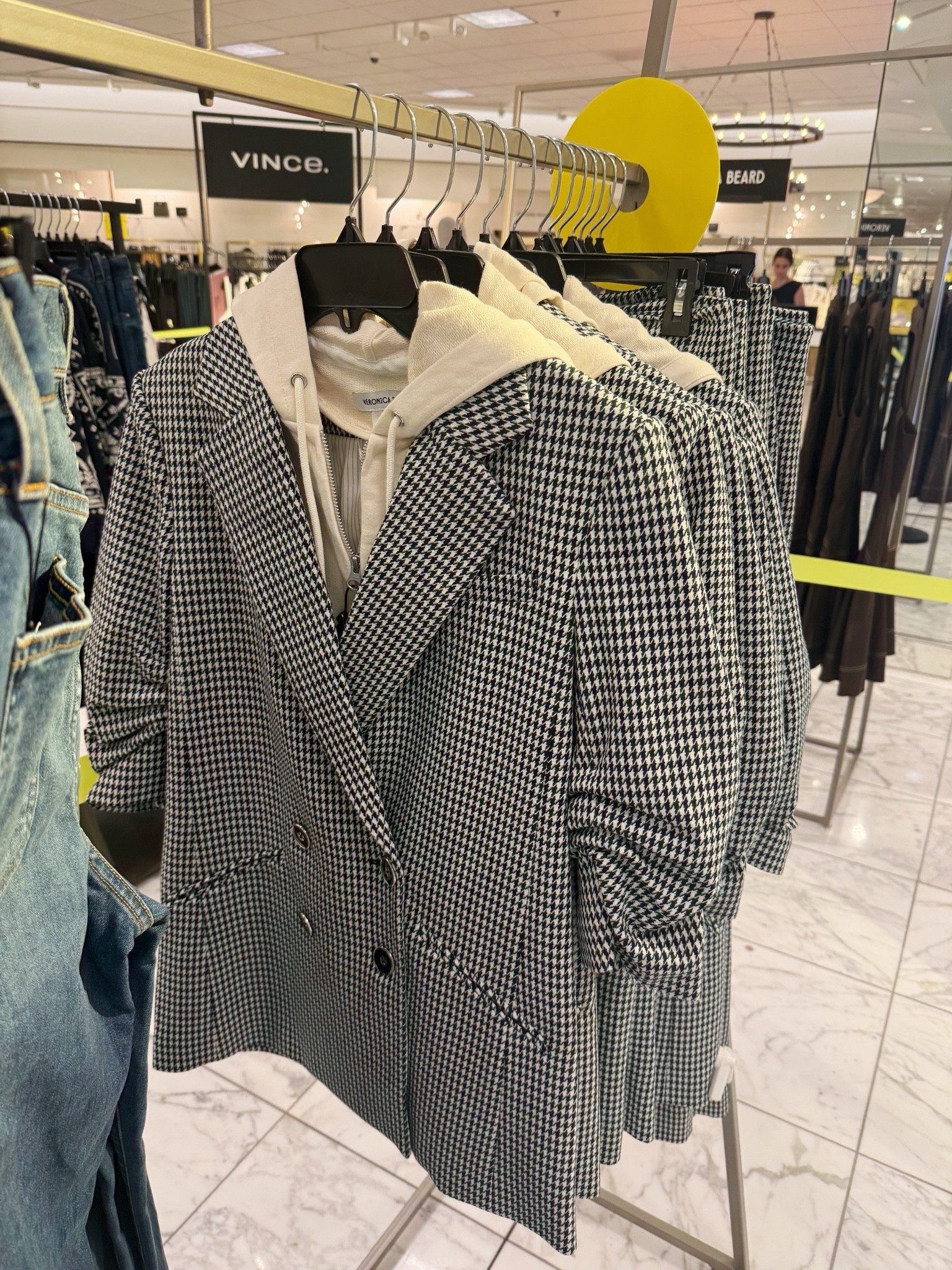 Shop the Nordstrom Anniversary sale! Love this classic Veronica Beard blazer.