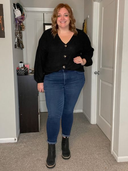 This super light and affordable plus size friendly cropped sweater goes all the way to a US 34!

Use code tarajanestyle for 15% off

#LTKSeasonal #LTKfindsunder50 #LTKplussize