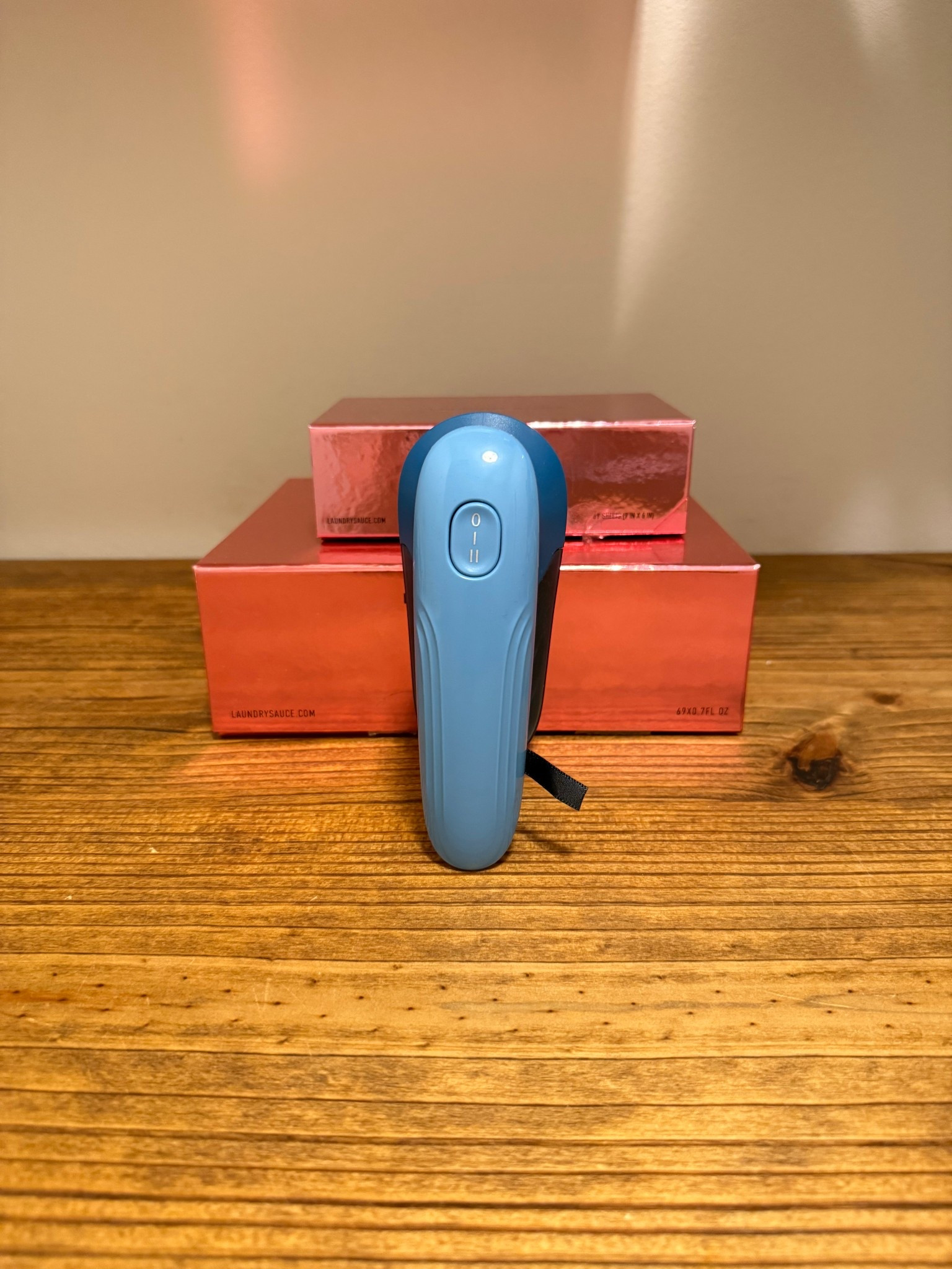 The best little tool for bringing your clothes back to life 🙌

If you’ve ever dealt with those annoying fuzz balls on sweaters, leggings, or coats… you need this. As you can see, it works wonders 🤍

I’ve tried several similar products, and this one is by far the best—quick, easy, and makes everything look brand new again. Total game changer for keeping your pieces looking fresh ✨

#closetessentials #laundryhack #styletip #wardrobecare #everydayhacks