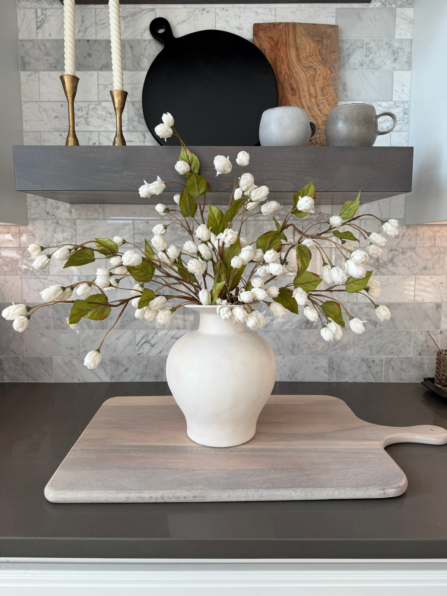 Don’t miss out! Grab your faux stems early before they sell out! 🚨

#fauxstems #fauxflorals #artificialarrangement #homedecor #michaels #ashland #afloral #ceramicvase #kitchendecor #moderndecor #neutralhome

#LTKFindsUnder100 #LTKSeasonal #LTKHome