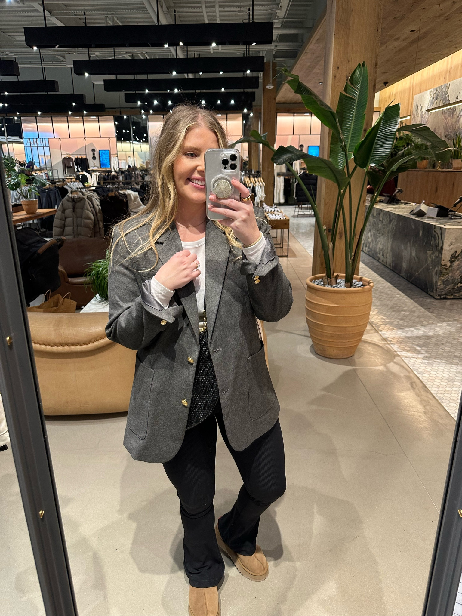 Aritzia sale! 
Wearing a L for an oversized fit! 


#LTKsalealert #LTKfindsunder100 #LTKmidsize