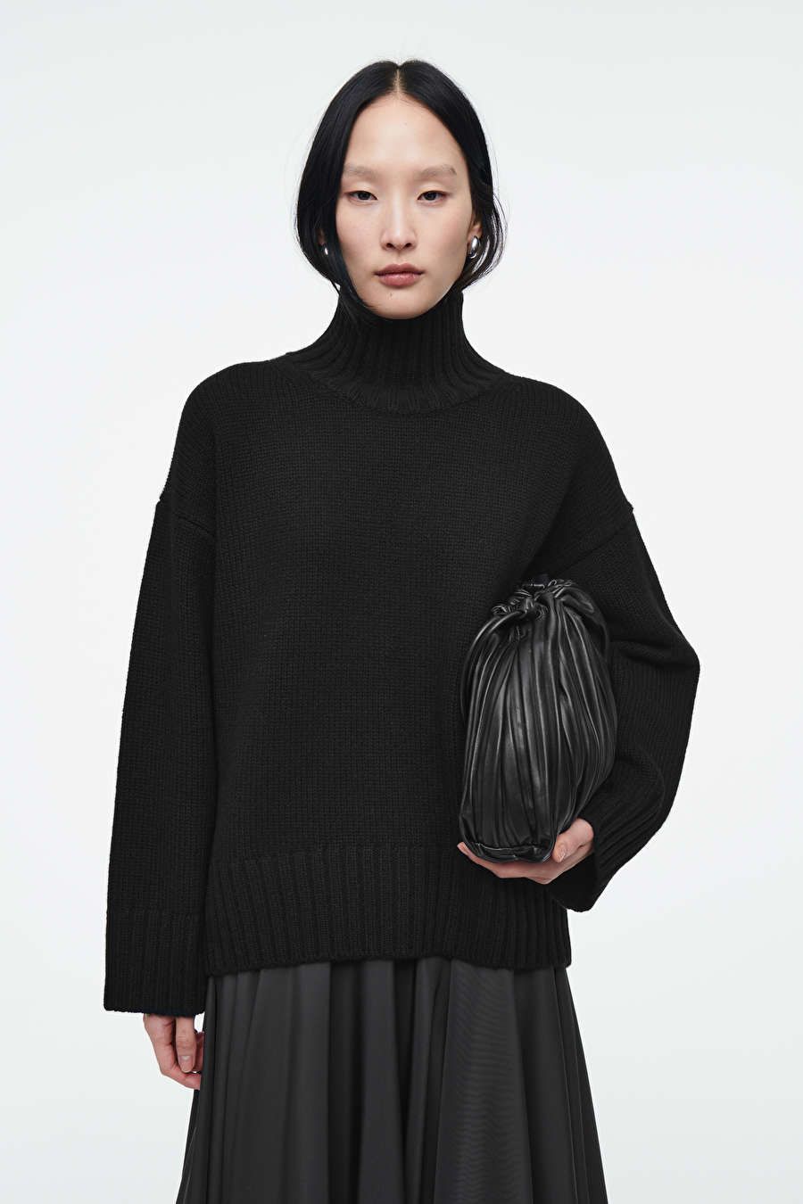 CHUNKY PURE CASHMERE TURTLENECK JUMPER - Black - COS | COS UK