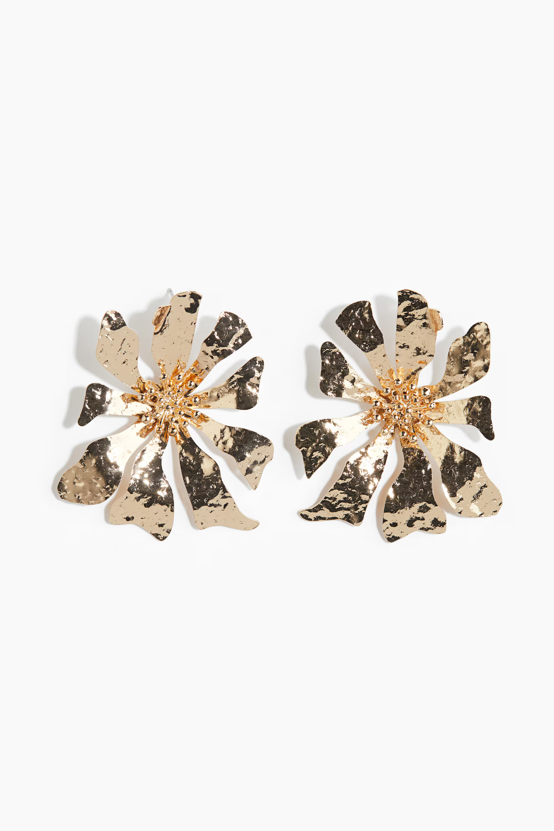 Flower-shaped earrings | H&M (UK, MY, IN, SG, PH, TW, HK)