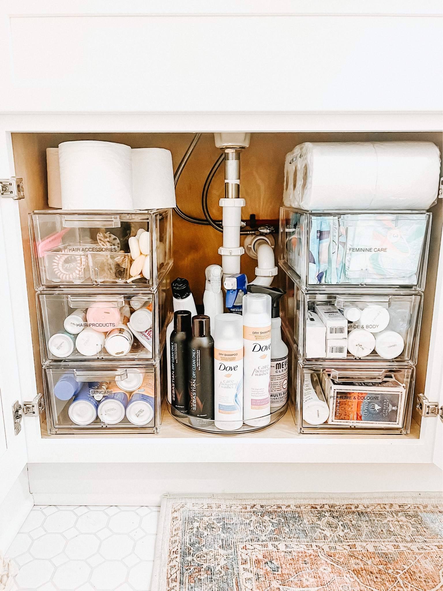 Our trick to organizing bathrooms is to GO VERTICAL! Many people feel as though they don’t have enough storage when really you may just not be taking advantage of all the space that is there!

#LTKhome