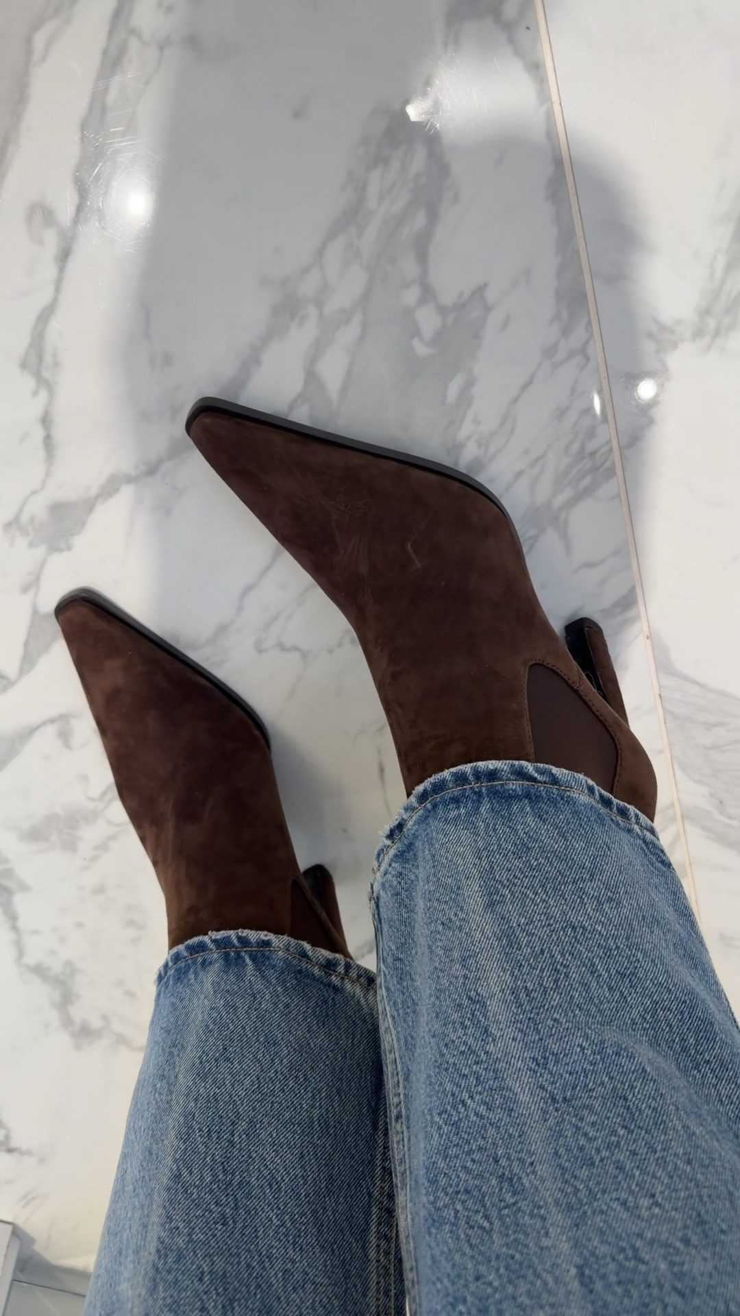 This pair of suede boots… swoon 🤤😍 also come in black. Very comfy too!
