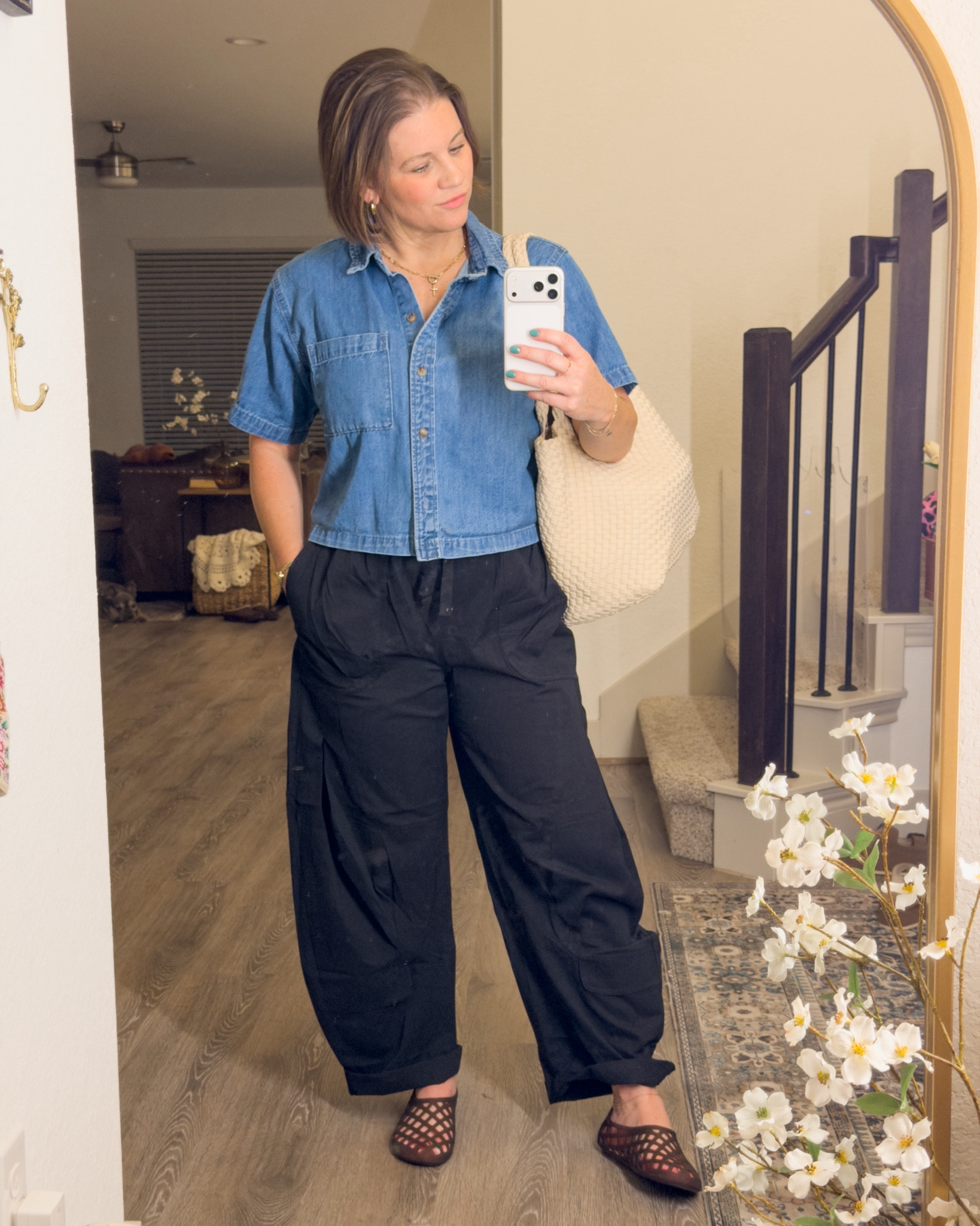 Amazon outfit lineup lately 🤎
But let’s talk about these barrel pants…

They’re the perfect relaxed fit without feeling sloppy — mom life approved ✔️

Throw on a tee, denim, or sweater and you’re done 💥


#LTKmomlife