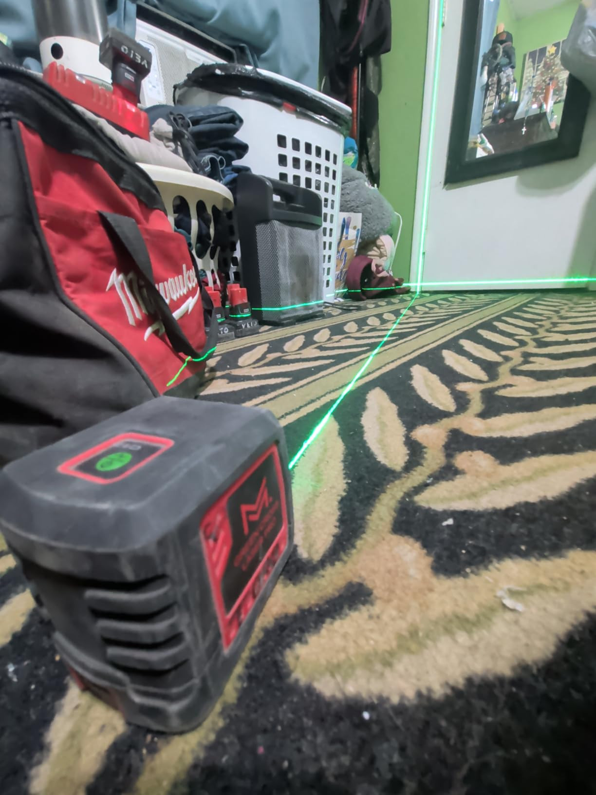 Motovera Self Leveling Laser Level 100ft, Green Cross Line with Tripod, 4 Brightness Modes & Puls... | Amazon (US)