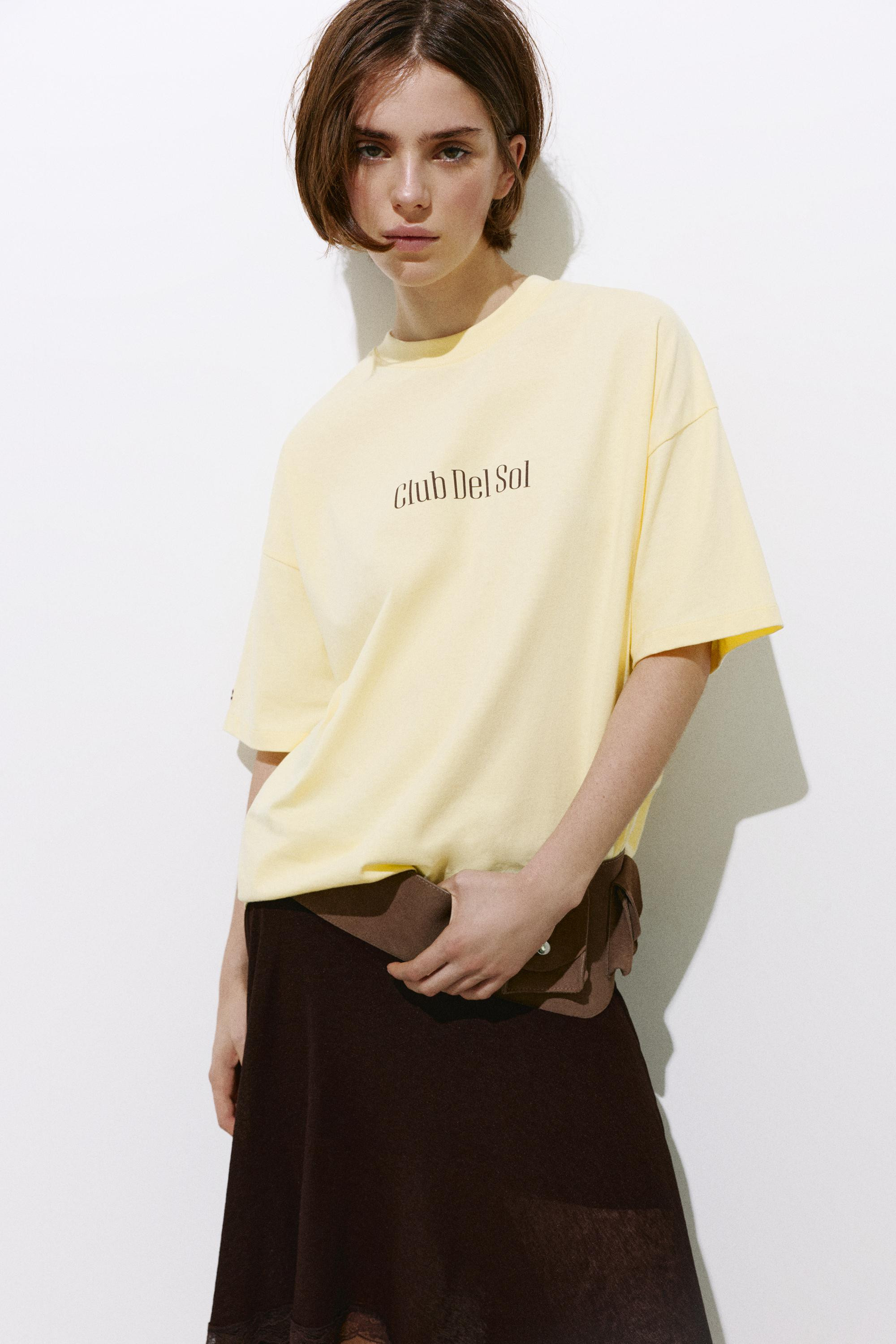 Oversize T-shirt with graphic | Pull&Bear United Kingdom | PULL and BEAR UK