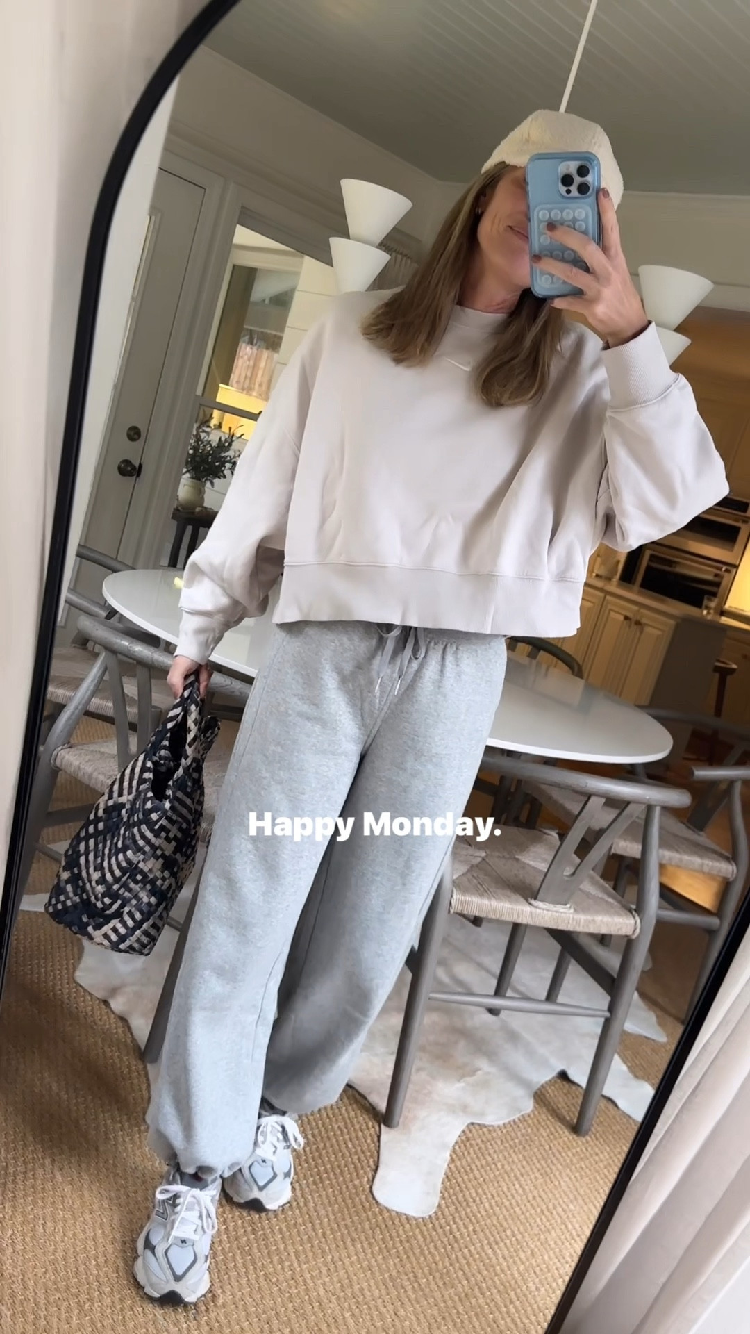 Freezing and raining ootd 🤍 sweats are awesome and can be worn cinched like this or wide leg! Size small. Fleece / Sherpa hat is actually Amazon too! It’s similar to lululemon one 🤍


#LTKActive #LTKStyleTip #LTKFindsUnder50