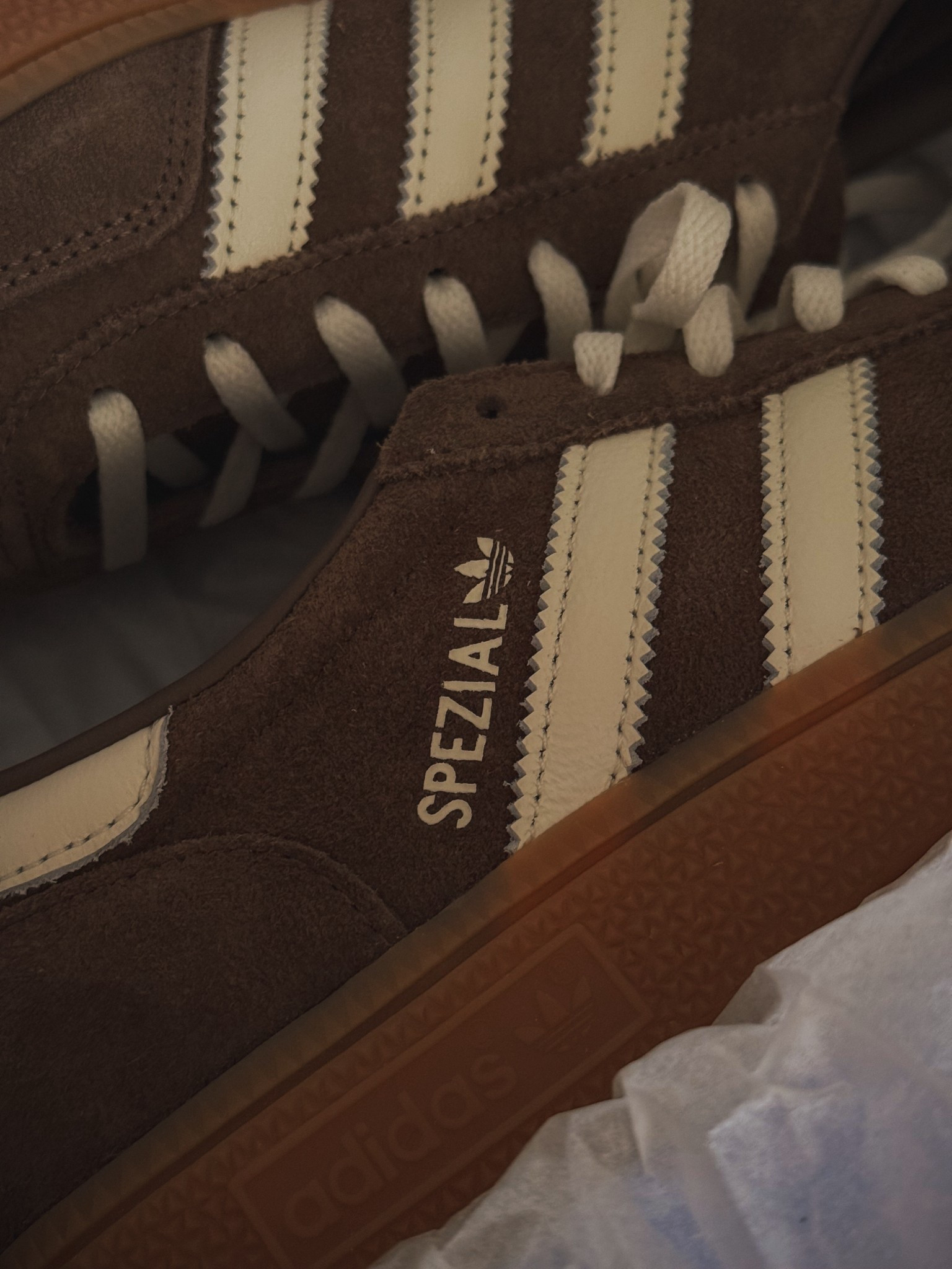 Just in time for fall 🍂 

My new @adidas  Handball Spezial in Earth Strata are the perfect neutral sneaker that goes with everything. 

I usually wear a 9 but sized down to an 8.5 and they fit perfectly. 

Obsessed with how easy they are to style all season long 🤎

#adidasspezial #fallstyle #ltkshoes #ltkfashion #falloutfitinspo #adidasstyle #ltkfinds

#LTKStyleTip #LTKFallSale

#LTKSeasonal