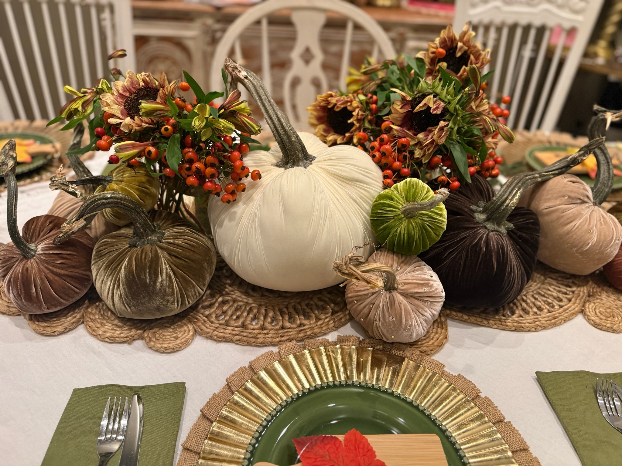 Fall table scape and velvet pumpkins by Hot skwash

I can’t wait to share this whole Tablescape with you perfect for Fall entertaining 

Handmade velvet pumpkins by hot skwash with real steams 
So beautiful 

Gold charges , green plates 
Linen napkins 


#LTKHome #LTKStyleTip #LTKHalloween