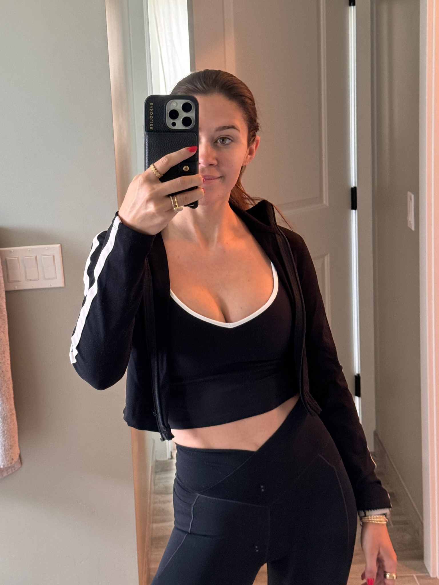 Meredith Blake inspired hiking outfit 

#LTKSeasonal #LTKFindsUnder50 #LTKActive