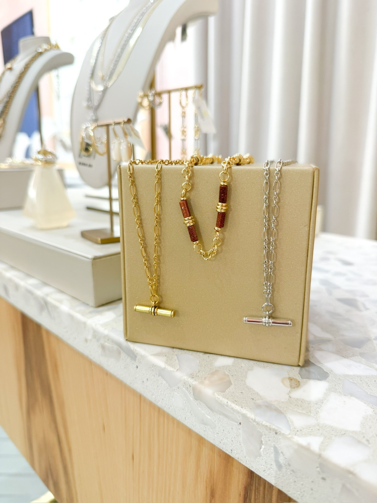 Have you seen the @Kendra Scott fall release? Mixed metals with a pop of color. Get your Wish List ready!

//
Kendra scott
Fall jewelry 
Mixed metal jewelry

#LTKdayinmylife #LTKgrwm #LTKselfcare