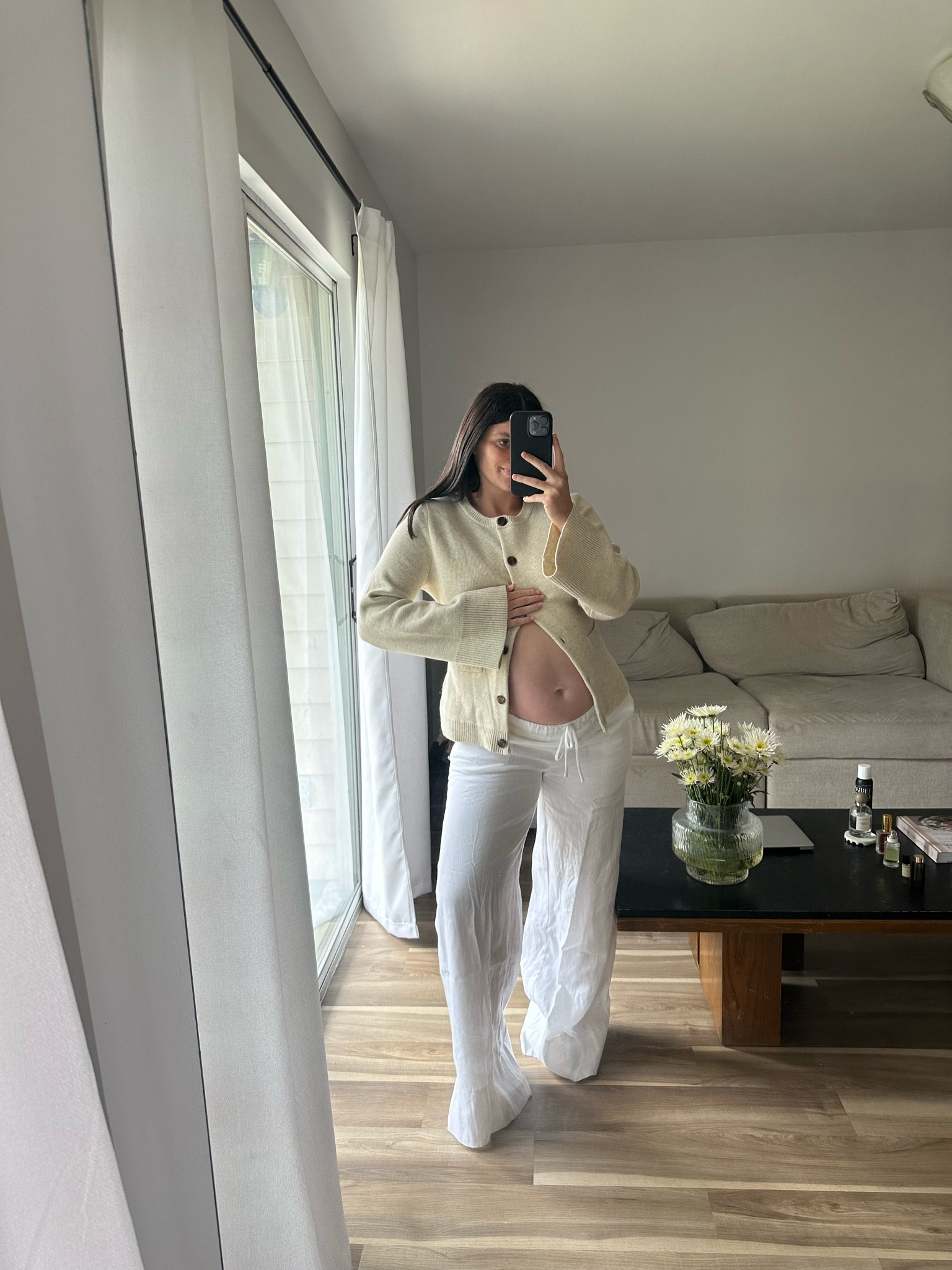 Bump friendly comfy outfit 🤍

#LTKTravel #LTKBump #LTKStyleTip