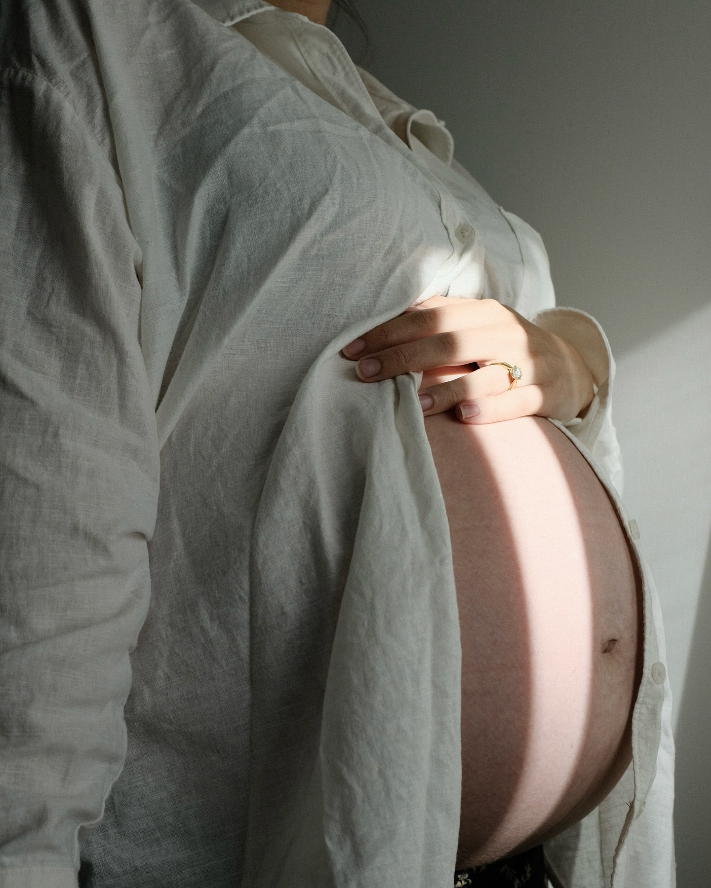 things I used in my first pregnancy that I’m using again for my second 🤍🦋🎀✨ part 1

✧ deodorant: obsessed with this @hatchgal all natural, mineral-enriched mama-safe deodorant! It smells amazing, and honestly lasts SO long! This is one of many hatch products I love and continued using even while I was breastfeeding! 🦋

✧ app: did you know there’s a lot of cosmetics and skincare you can’t use while pregnant! Once you have @littlebeanapp, the guessing game is over! It lists all the ingredients you should avoid, as well as lets you scan your products to see if they’re risk-free to use during your pregnancy! 🎀

✧ prenatal vitamins: I bought these @solgar prenatals with my first pregnancy in croatia, and I re-purchased for this pregnancy! They’re vegan, come in an amber glass (not plastic yay!) and approved by my homeopath for having all the essentials you and your baby need during the 9 months! 🤎

stay tuned for part 2 🤍✨

#pregnancymusthaves #pregnancy #thirdtrimester #pregnancysafe #pregnancylife

#LTKmaternity