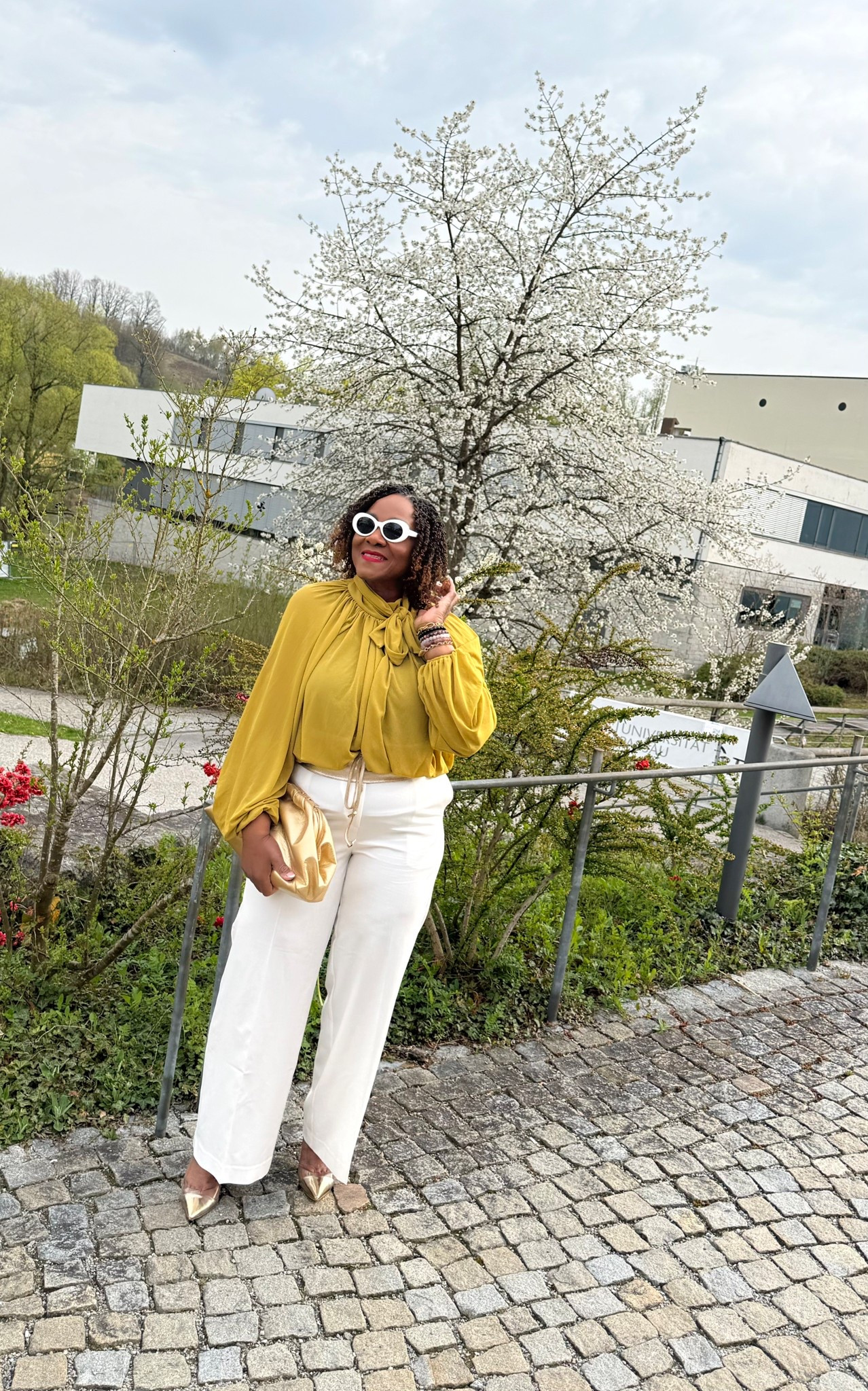 Gold & white ✨🤍
•


#LTKdatenight #LTKspring #LTKsummer