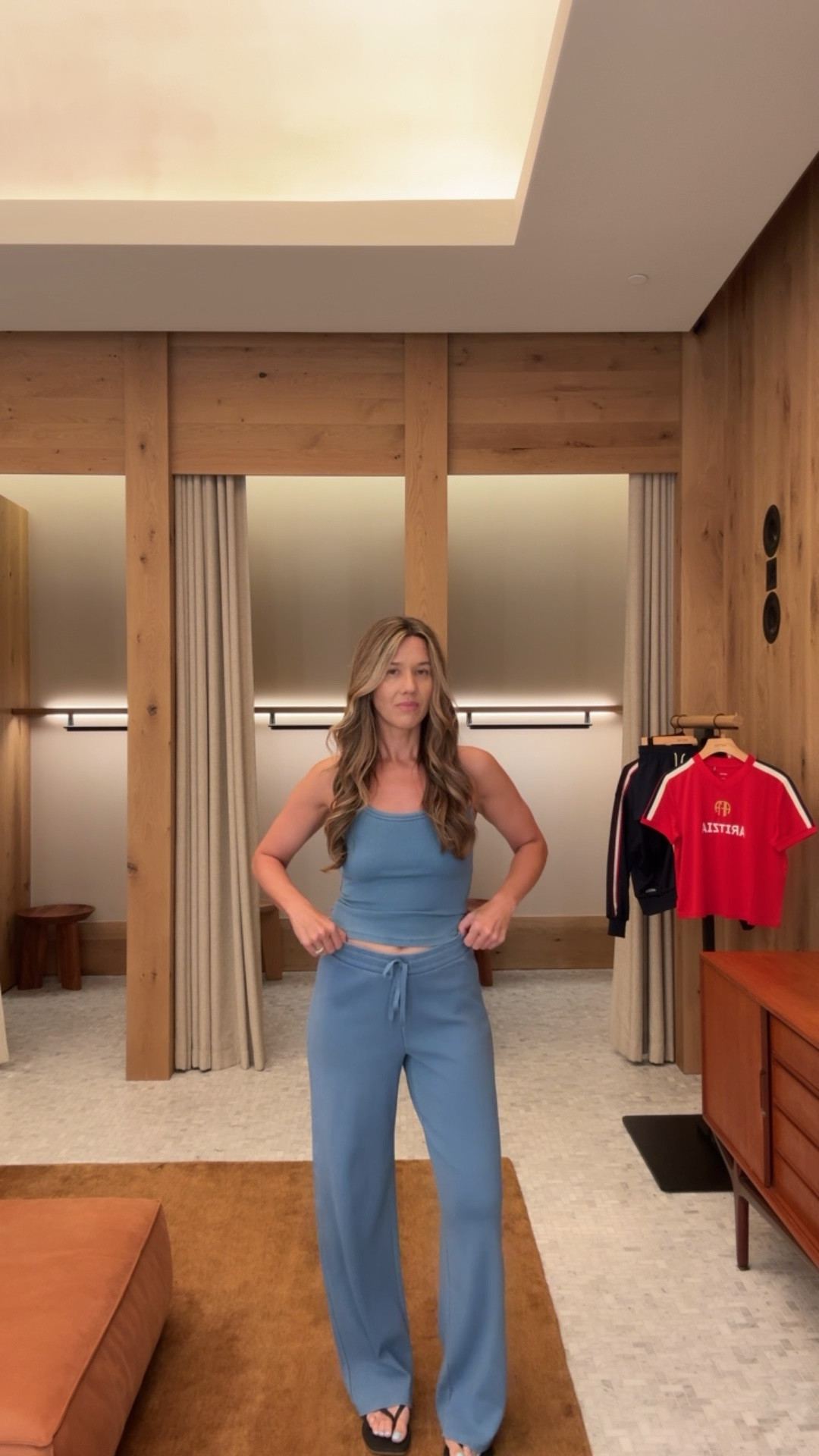 @Aritzia homestretch set
Tank small
Pants medium