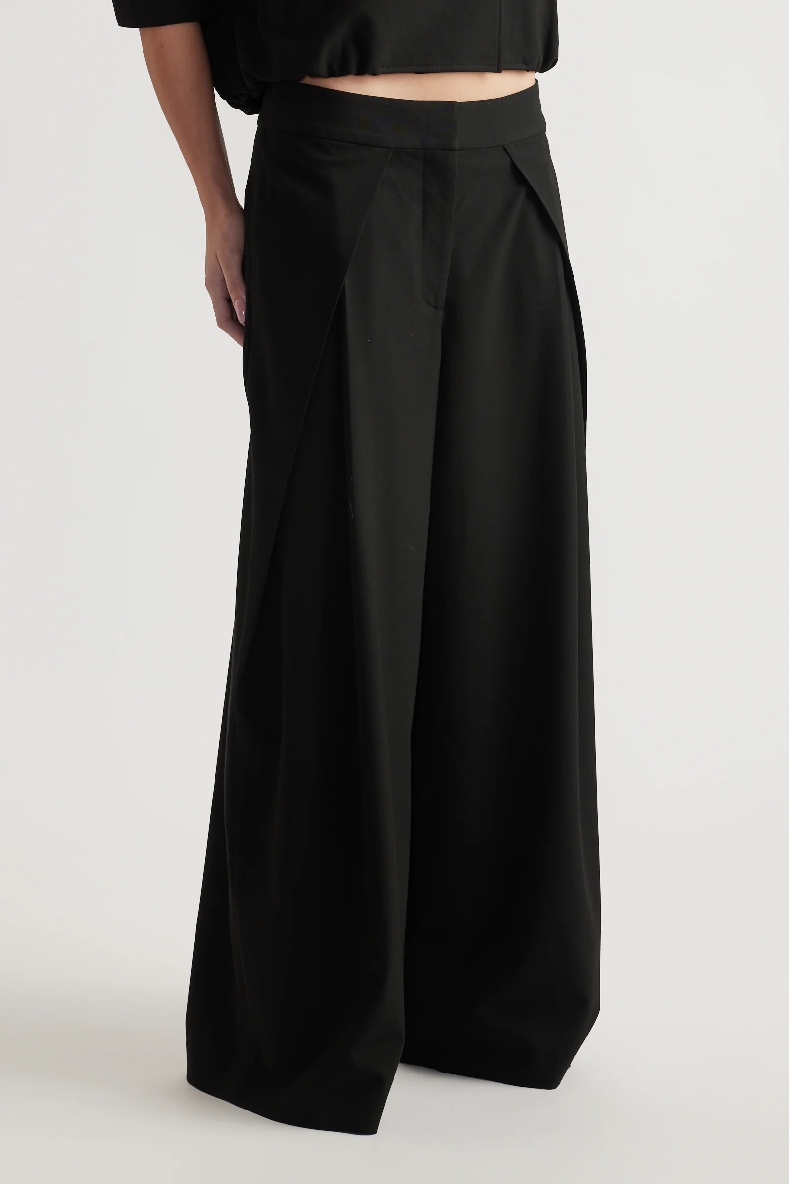 Ava Wide Leg Suiting Pant - Black | DECJUBA
