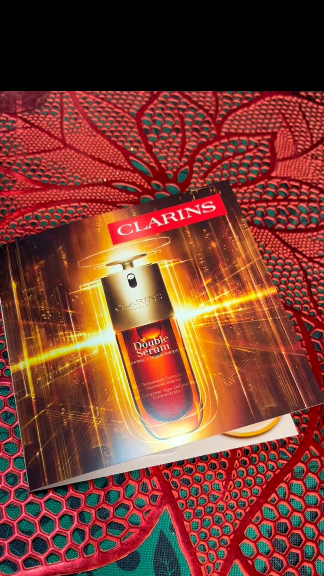@Macys has all the good samples 🔥🔥🔥 this is the perfect stocking stuffer for HER ♥️
A little luxury under the tree ✨🎄 Clarins Double Serum is the skincare gift that never disappoints. Linking it on LTK for easy gifting!