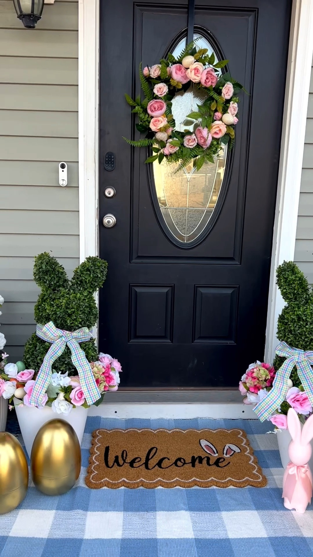 Front door easter decor, easter decorating, bunny decor 

#LTKHome