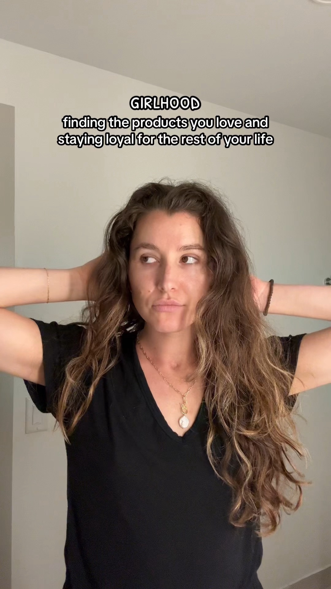 Heat protectant, heat activating anti frizz spray, shark flex style, hair oil 👌🏼 #sharkflexstyle #colorwow #antifrizz #antihumidity #haircare #wavyhair #hairtips #athomeblowout #hairoil #hairproducts #wavyhairproducts 