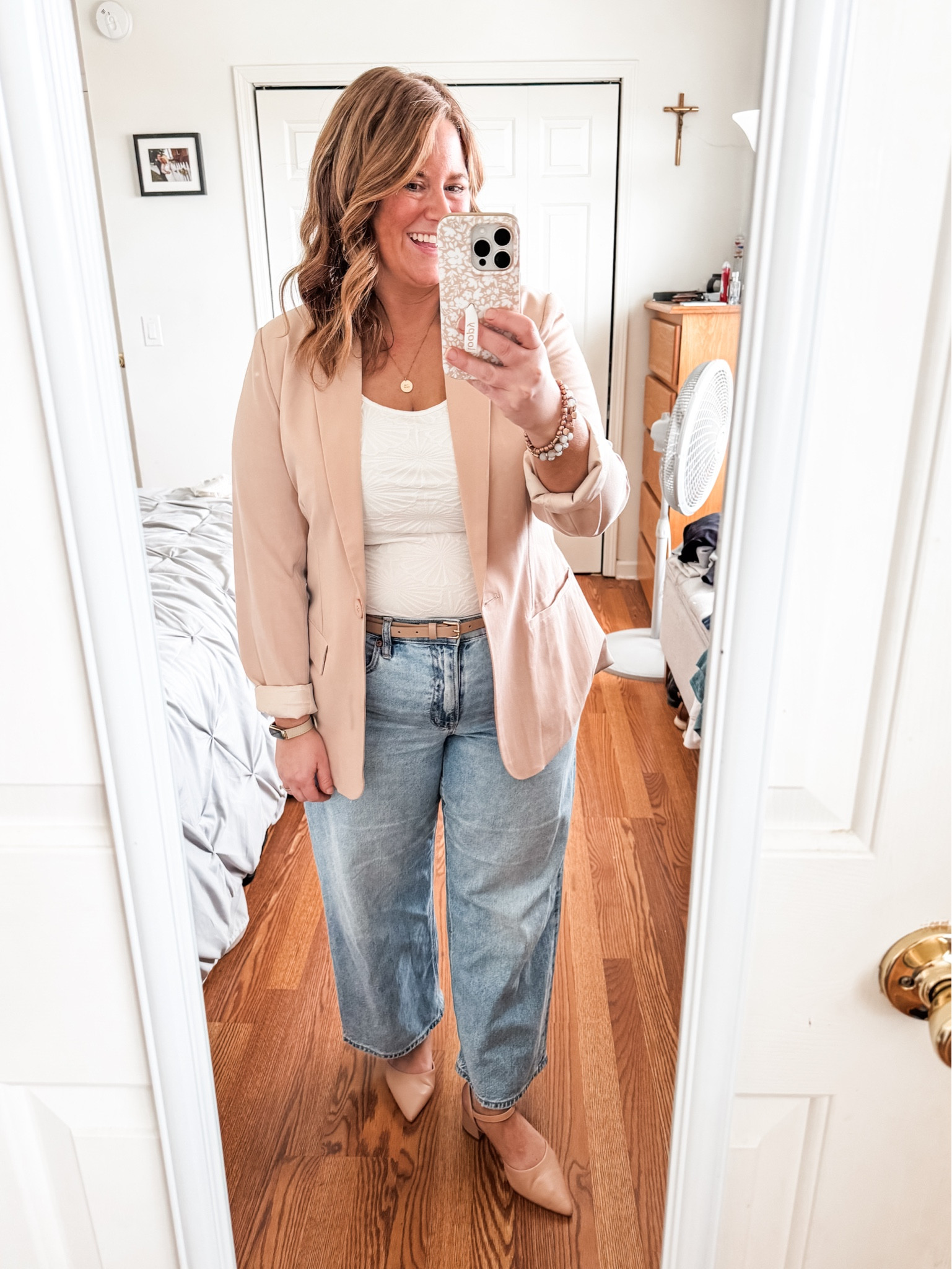 Wearing an XL in my blazer, a large in my textured tank and a 14 short in my jeans  

#LTKPetite #LTKMidsize #LTKWorkwear