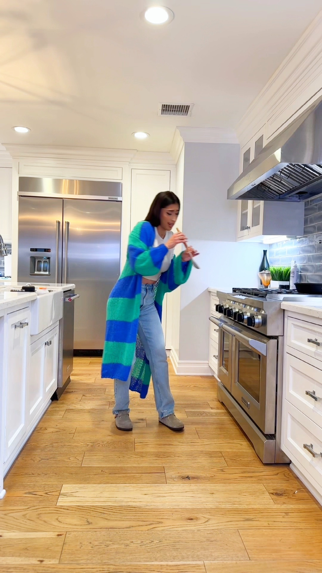 Winter outfit longline cardigan longsleeve and my favorite Abercrombie jeans #cardigan #jeans #winteroutfit #clogs #everydayoutfit 

#LTKMostLoved #LTKstyletip #LTKfindsunder50