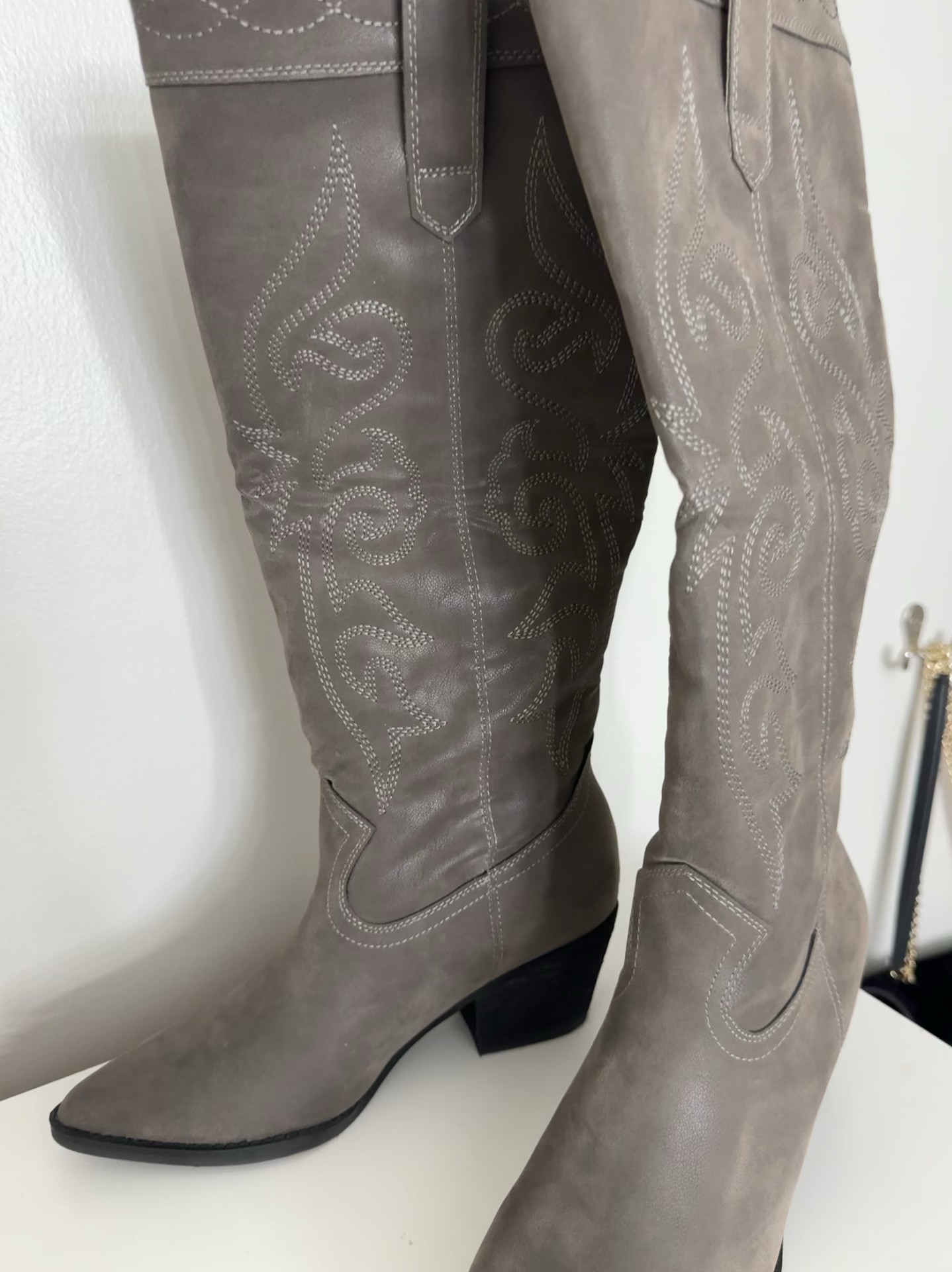 Loving these boots for fall and for family photos. TTS. Pull on style no zipper

BEAUTYOFBUDGET30 saves 30%


Cowboy boots
Fall boots
Family photos


#LTKSeasonal #LTKSaleAlert #LTKVideo