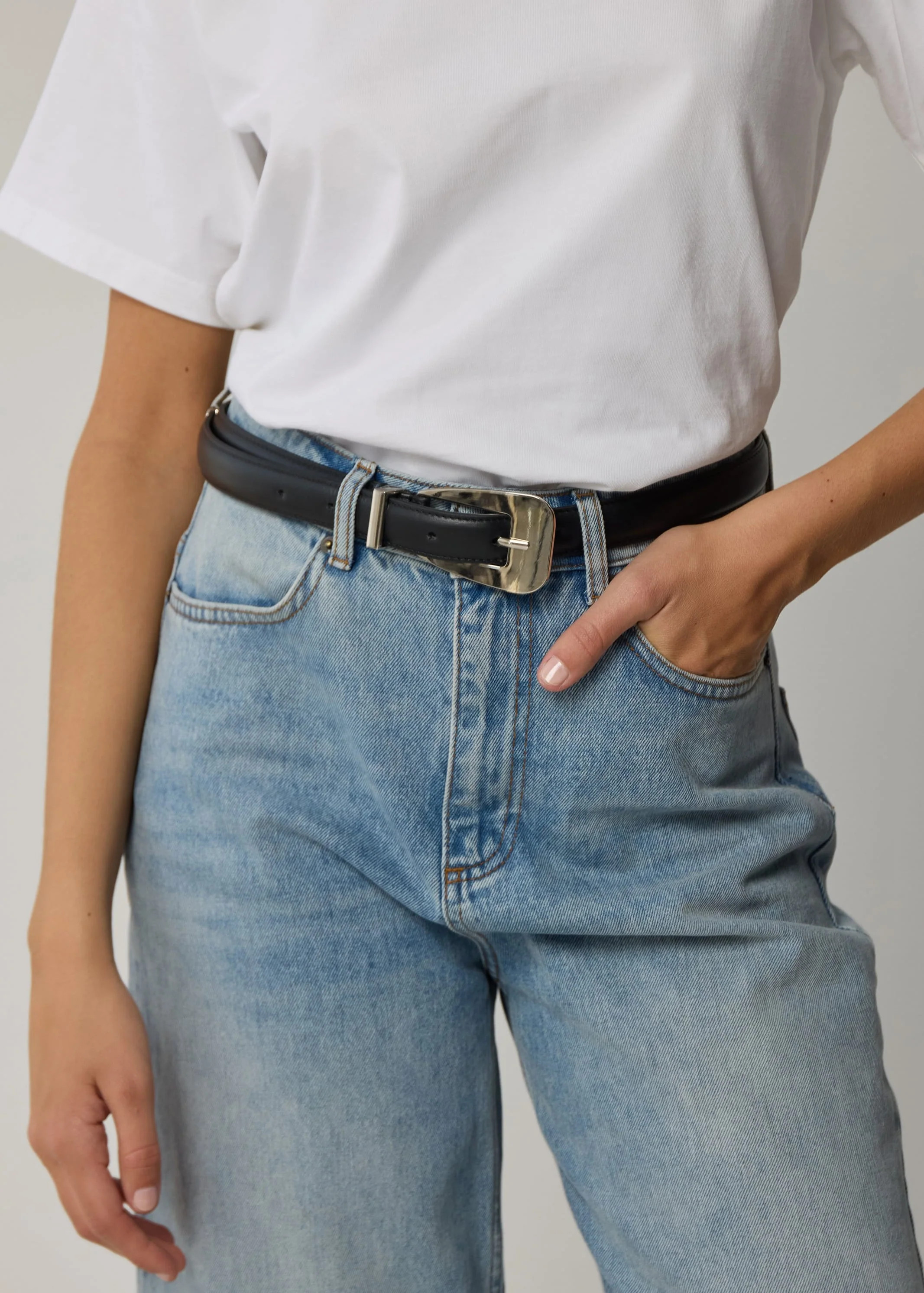 STATEMENT BUCKLE LEATHER BELT - BLACK | WAT The Brand