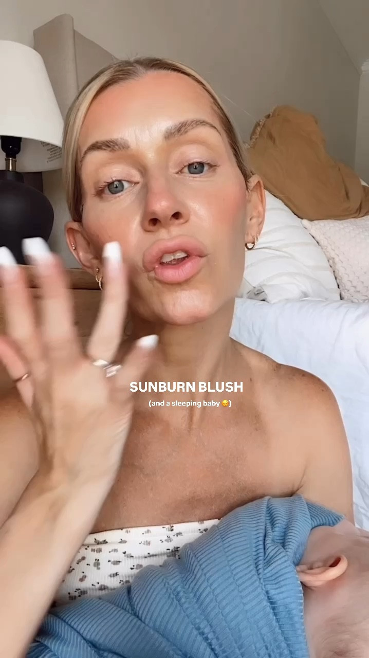 Sunburn blush trend! 🌸☀️

#makeuptrends #sunburnblush #blush #matureskinmakeup #creamblush #rarebeauty

#LTKBacktoSchool #LTKBeauty #LTKVideo