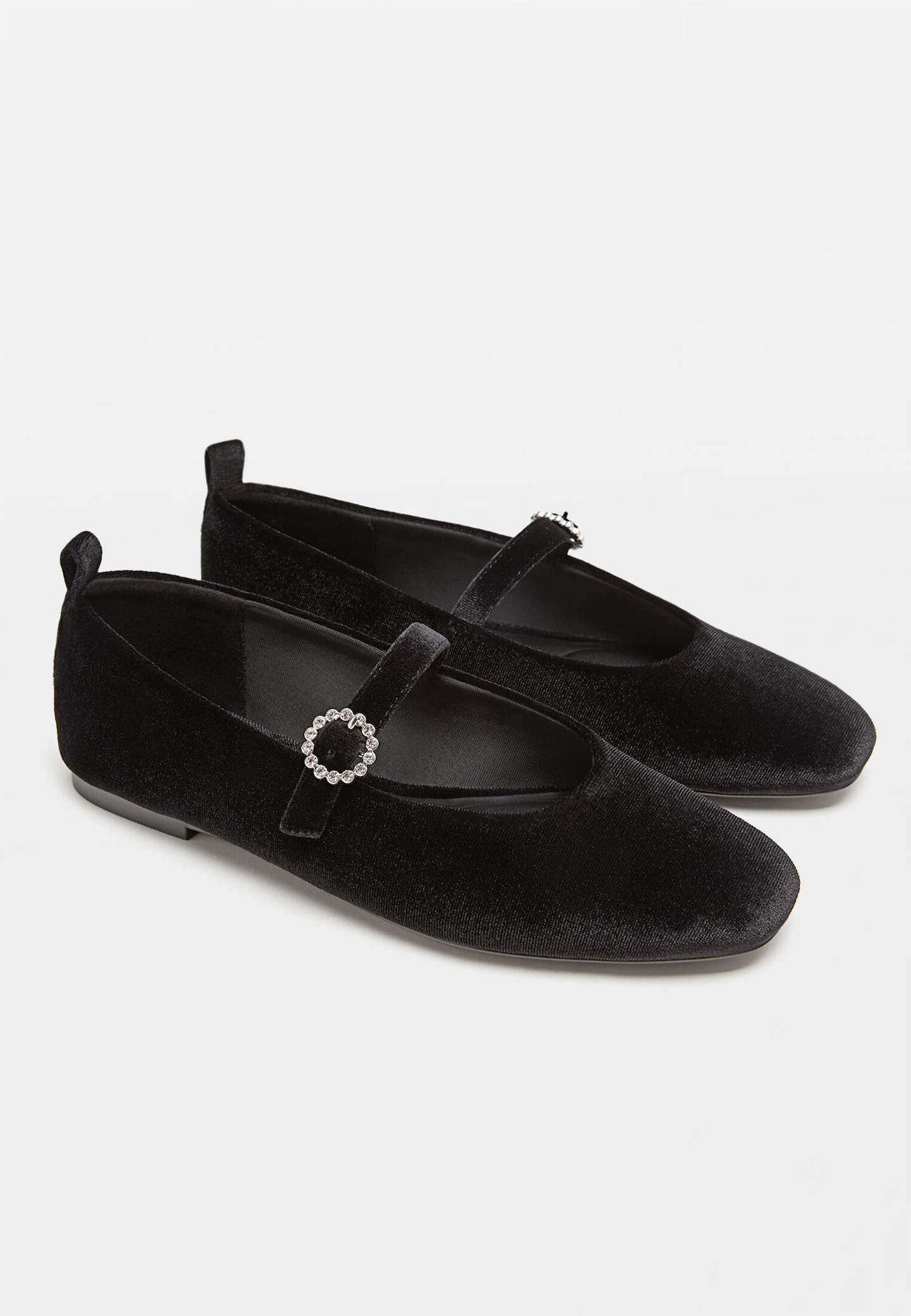 Flache Ballerinas aus Samt | Stradivarius DE
