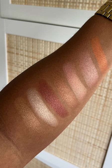 Shimmer sticks every black/brown girl should know about. [Save For Later]
It’s long west, cream to powder formula makes it buildable whilst it’s compact stick design makes it easy to use on the eyes, cheeks, lips & body!

Crown’d - golden copper
I scream - pearly champagne
Truffle spark - chocolate bronze
Yacht Lyfe - peach pink (rose gold)
Sinamon - creamy bronze (warmer rose gold)
🤞🏾Cognac & Chili Mango - sold out.. I hope they return for Xmas season!! But I do recommend searching for them via resale!

*disclaimer: some @fentybeauty products were gifted

#makeupswatches #browngirlswatches #blackgirlswatches #matchstix #shimmereyeshadow #glowingmakeup

#LTKbeauty #LTKunder50 #LTKeurope