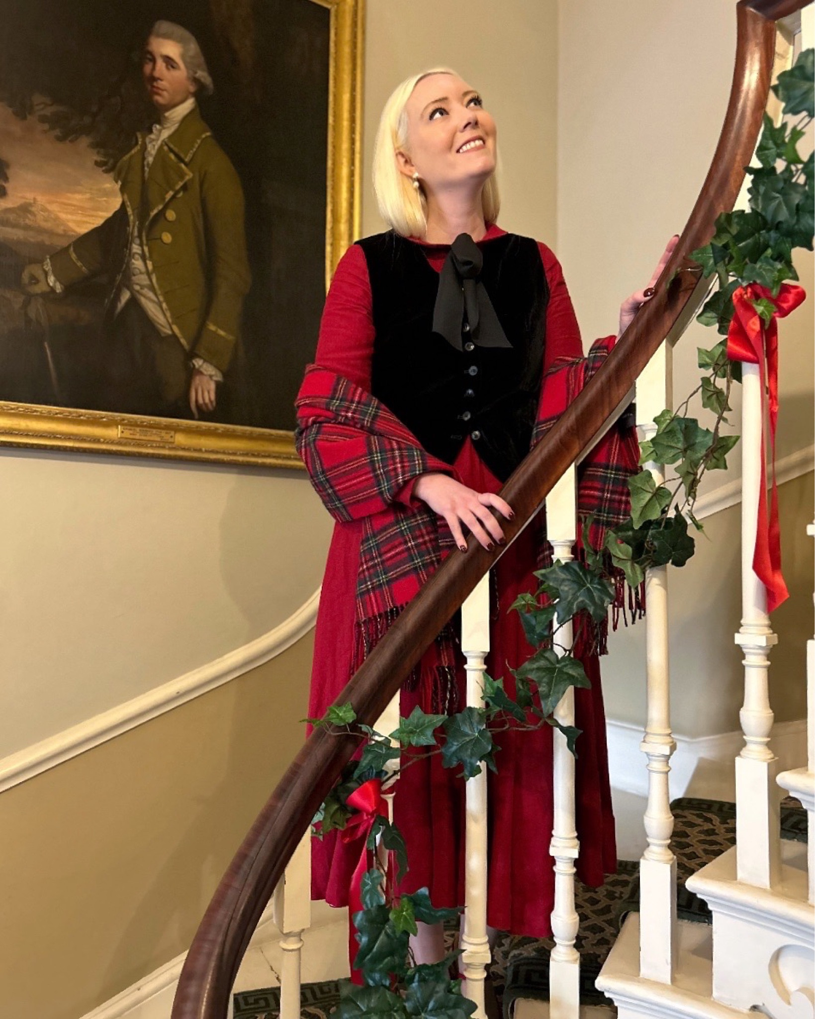 This would be a great Christmas Day outfit! I styled my beautiful Son de Flor Classic dress in poppy red with a black velvet waistcoat and red Stewart Tartan blanket scarf, pearl drop earrings by Dower and Hall and red patent Mary Janes by Augusta from 24S. Hope you like!



#LTKuk #LTKeurope #LTKwinter