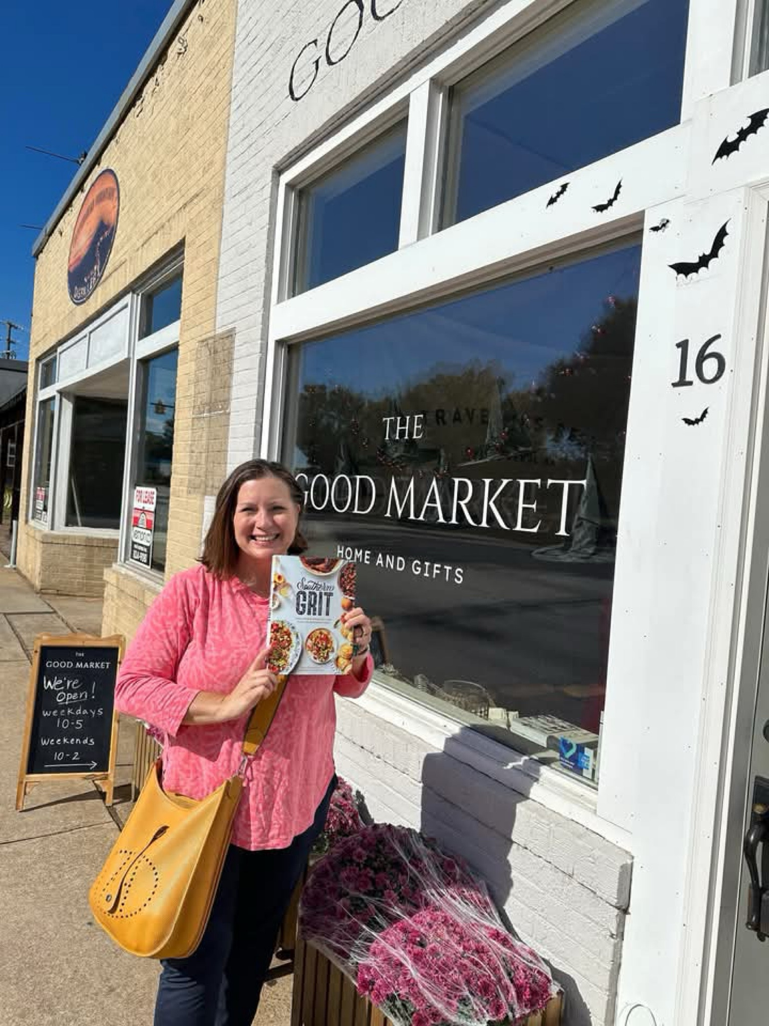 I’ve always been a fan of Kelsey Barnard Clark even before she won Top Chef. I used to eat at her restaurant Eat KBC when I was stationed in AL. Her food was delicious! 

I found her first Cookbook, Southern Grit, in Travelers Rest, SC. I’m also wearing my favorite Hermes yellow Evelyne III purse! I have it in hot pink too💗 I love a good crossbody and the Evelyn is the perfect size to hold all of my stuff🥰