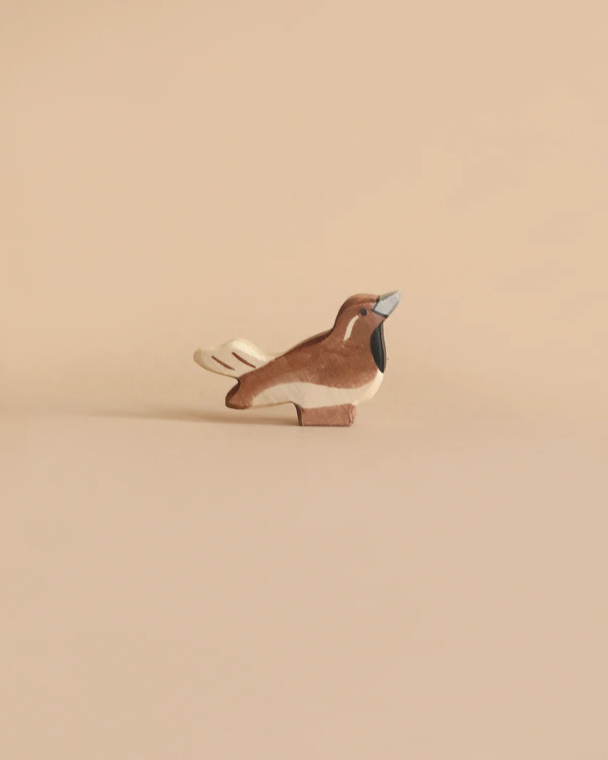 Holztiger Sparrow Bird | Odin Parker