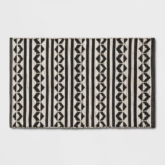 2'6"X4' Geometric Woven Accent Rugs Black - Project 62™ | Target