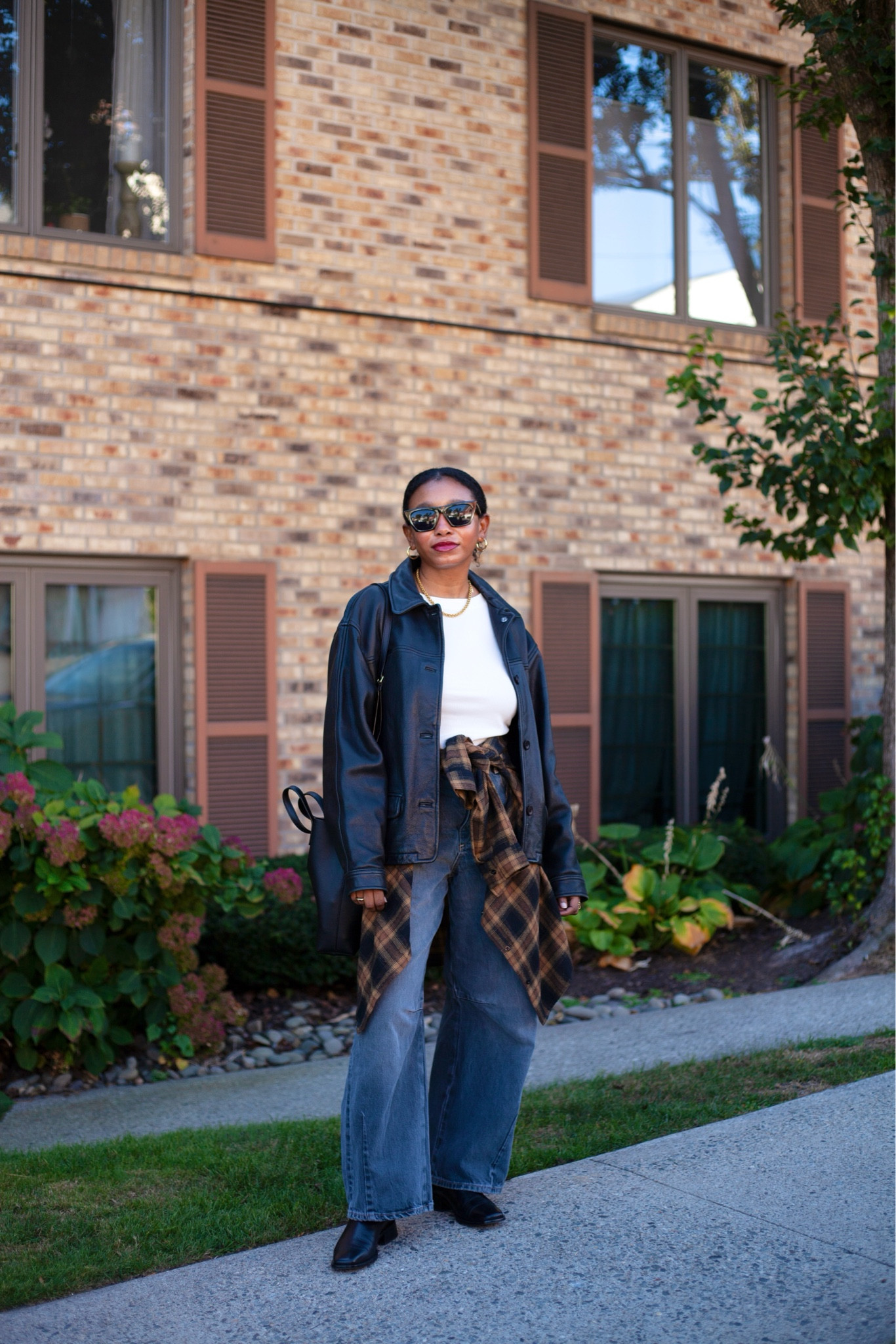 Jeans are from “mid waist balloon jeans” from Zara. Linked similar pair here!

#LTKSeasonal #LTKFindsUnder50 #LTKStyleTip