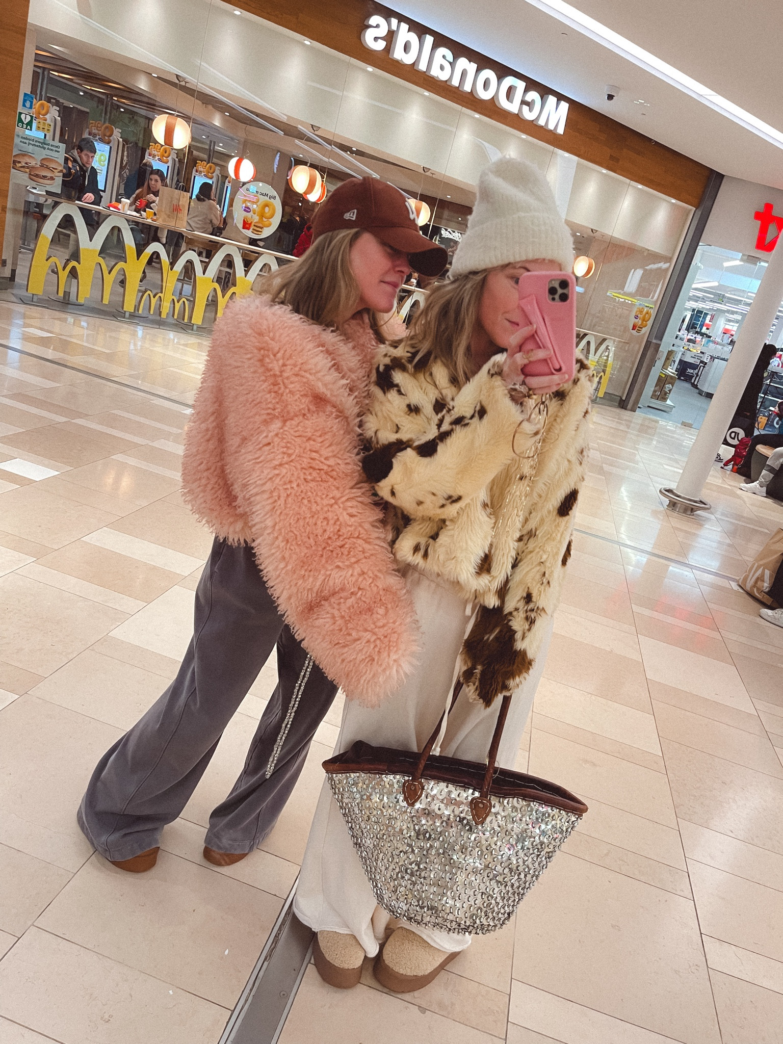 Winter style of the day 🎀🍇💕🧺🧺