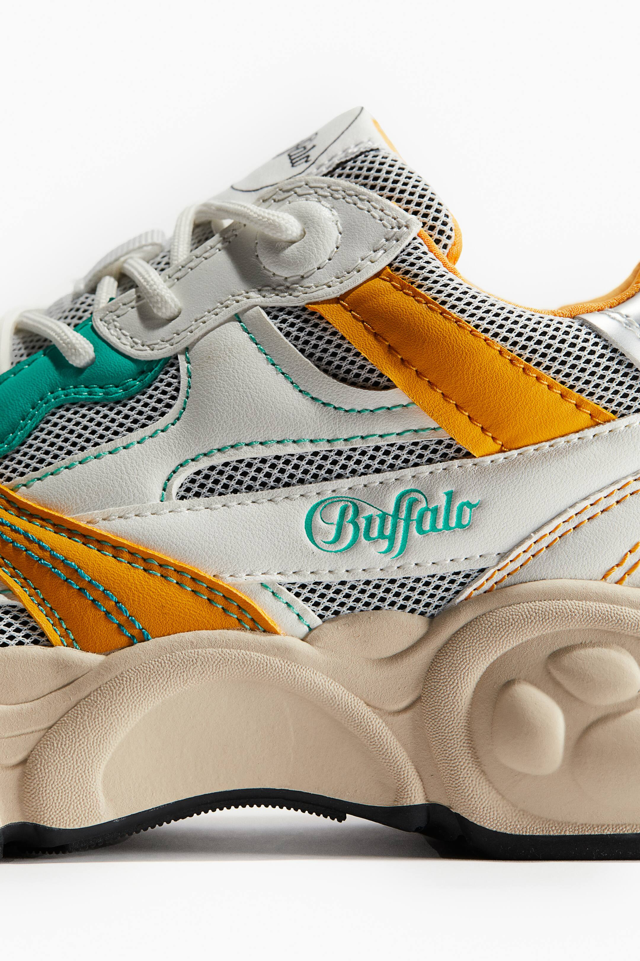 Cld Run Rt | H&M (DE, AT, CH, NL, FI)