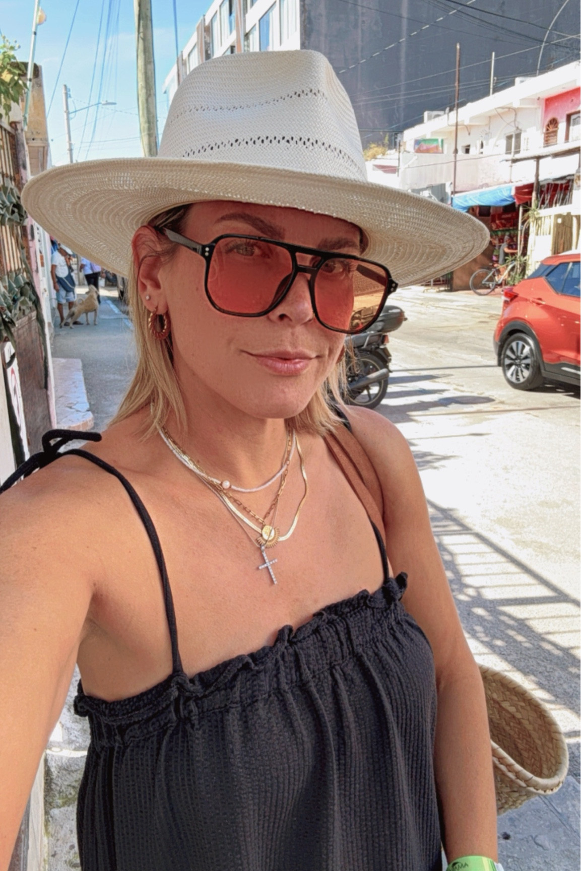 BEACH ESSENTIALS 🔗

#LTKcanada #LTKstyletip